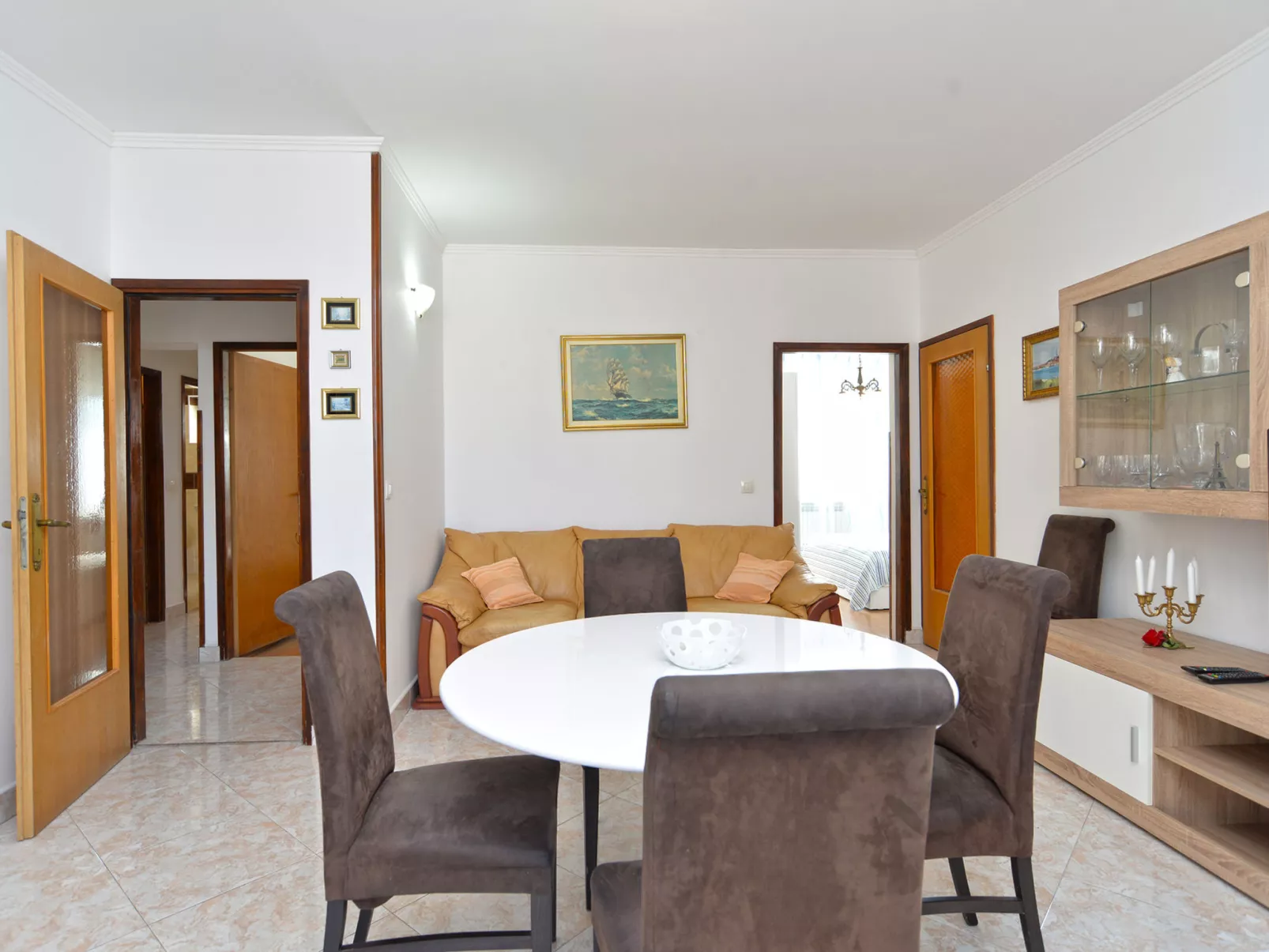 Apartment 615 - Inside