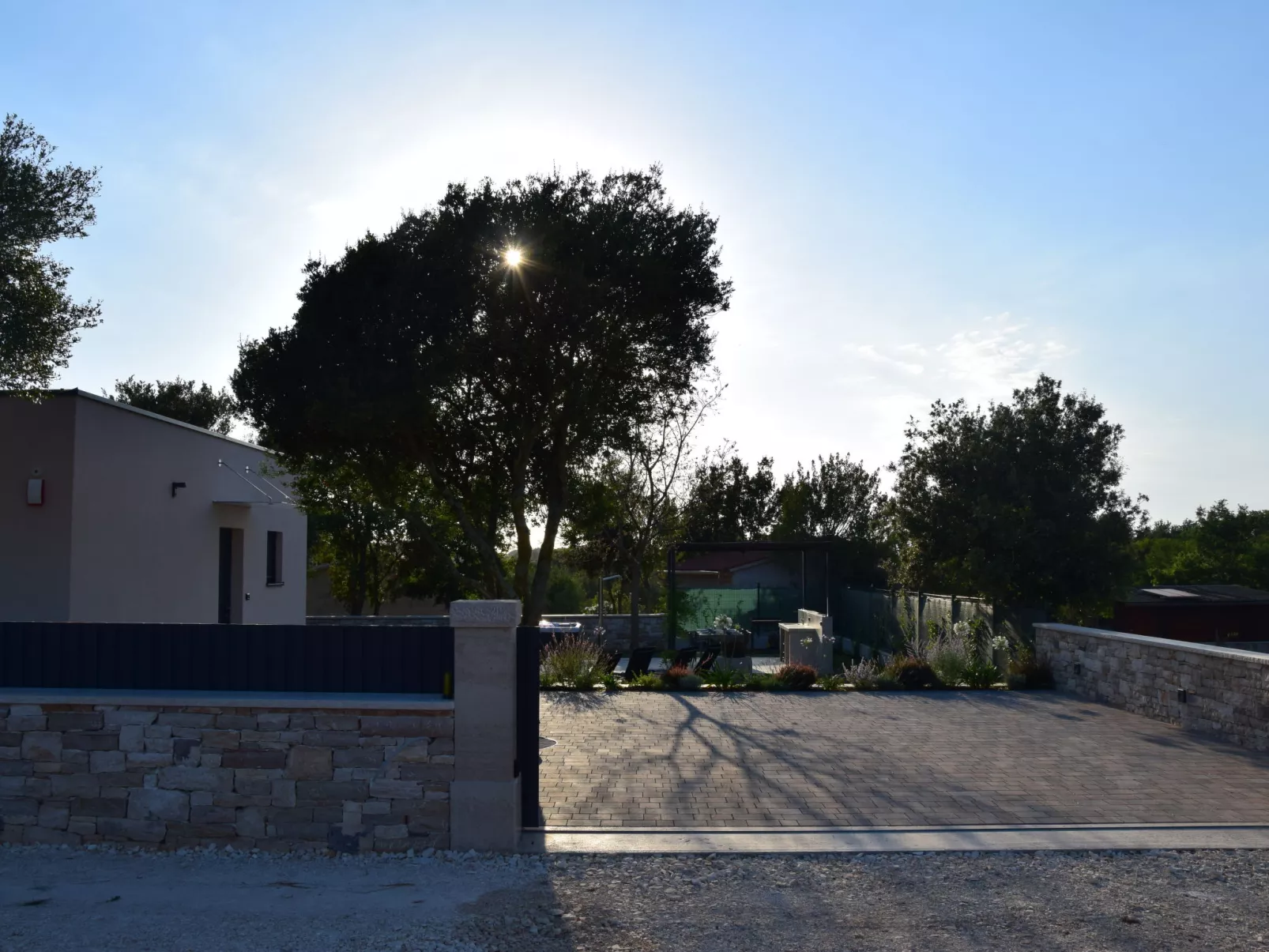House 2306 - Outside