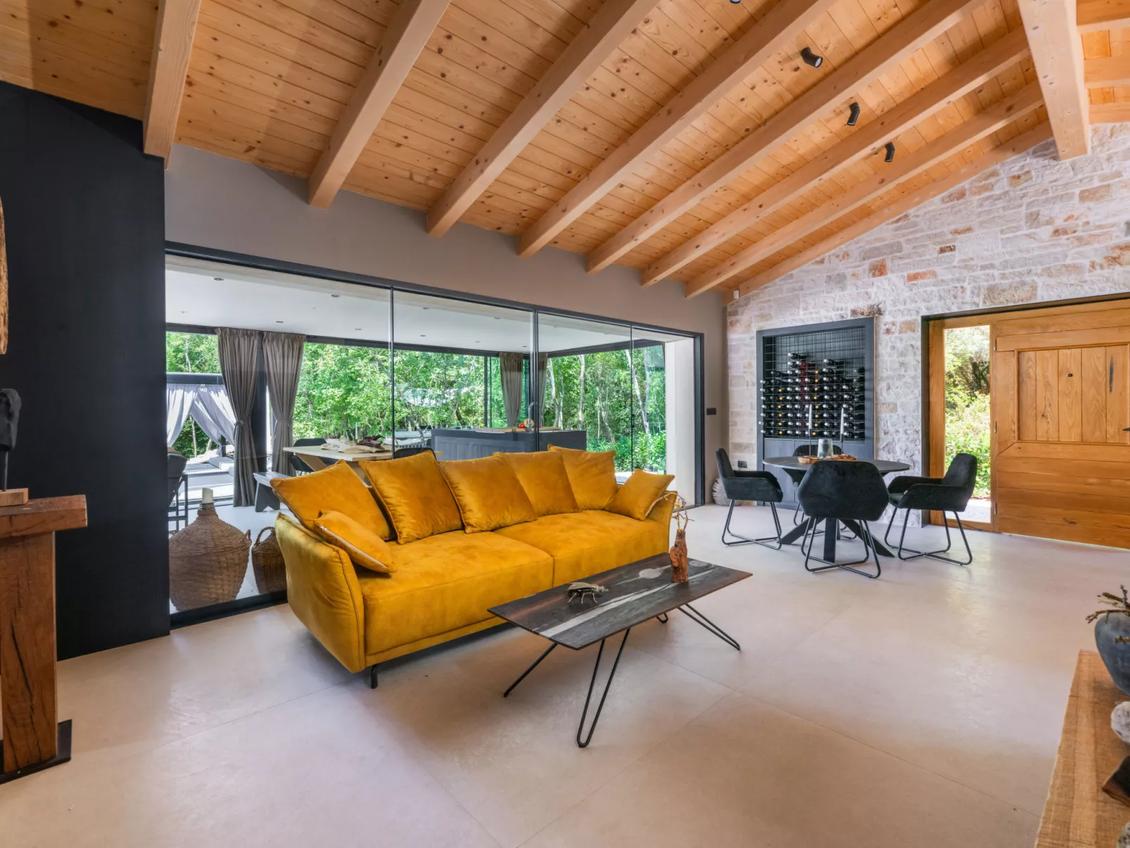 House 2363 - Outside