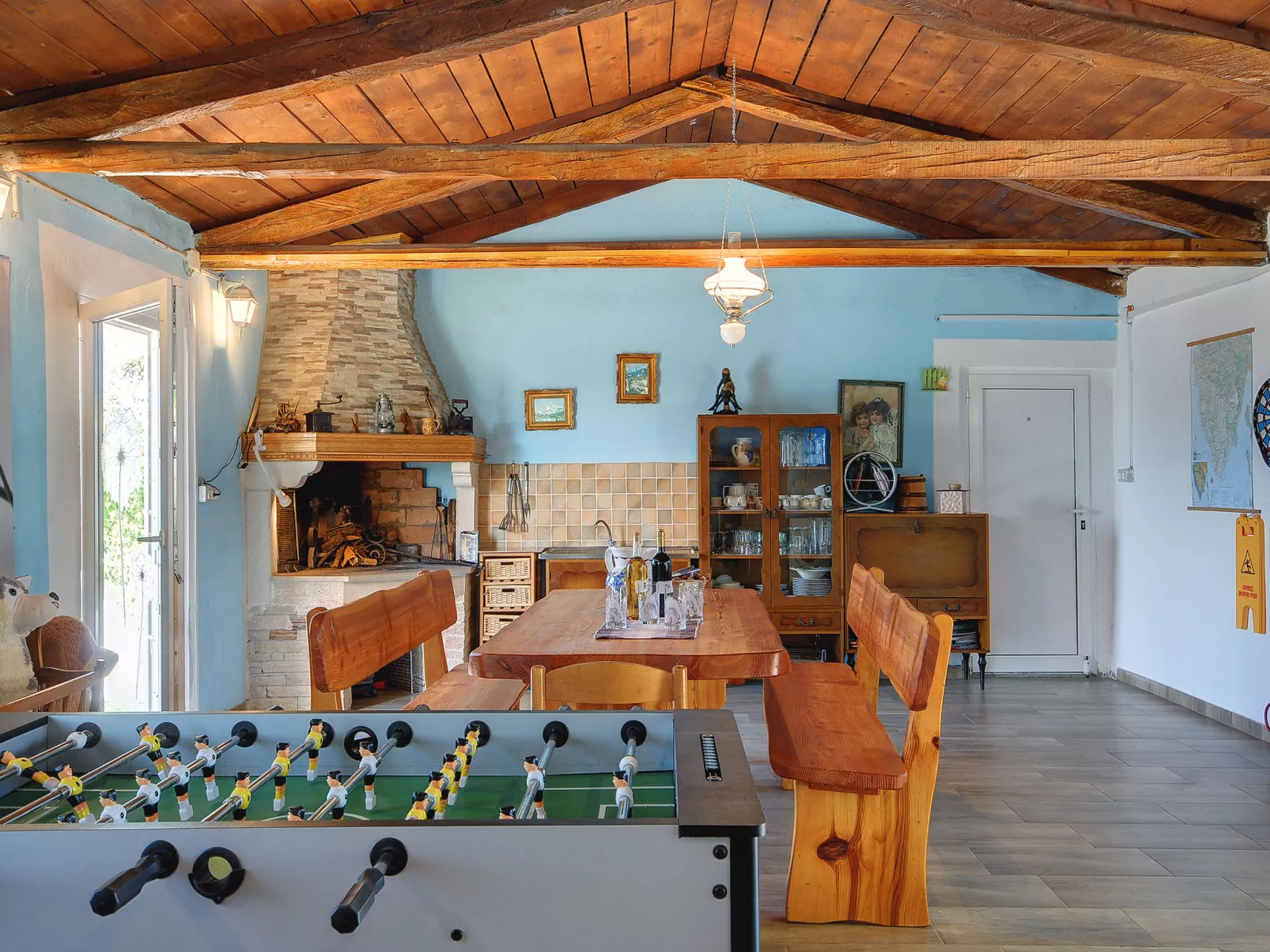 House Barat - Dedans