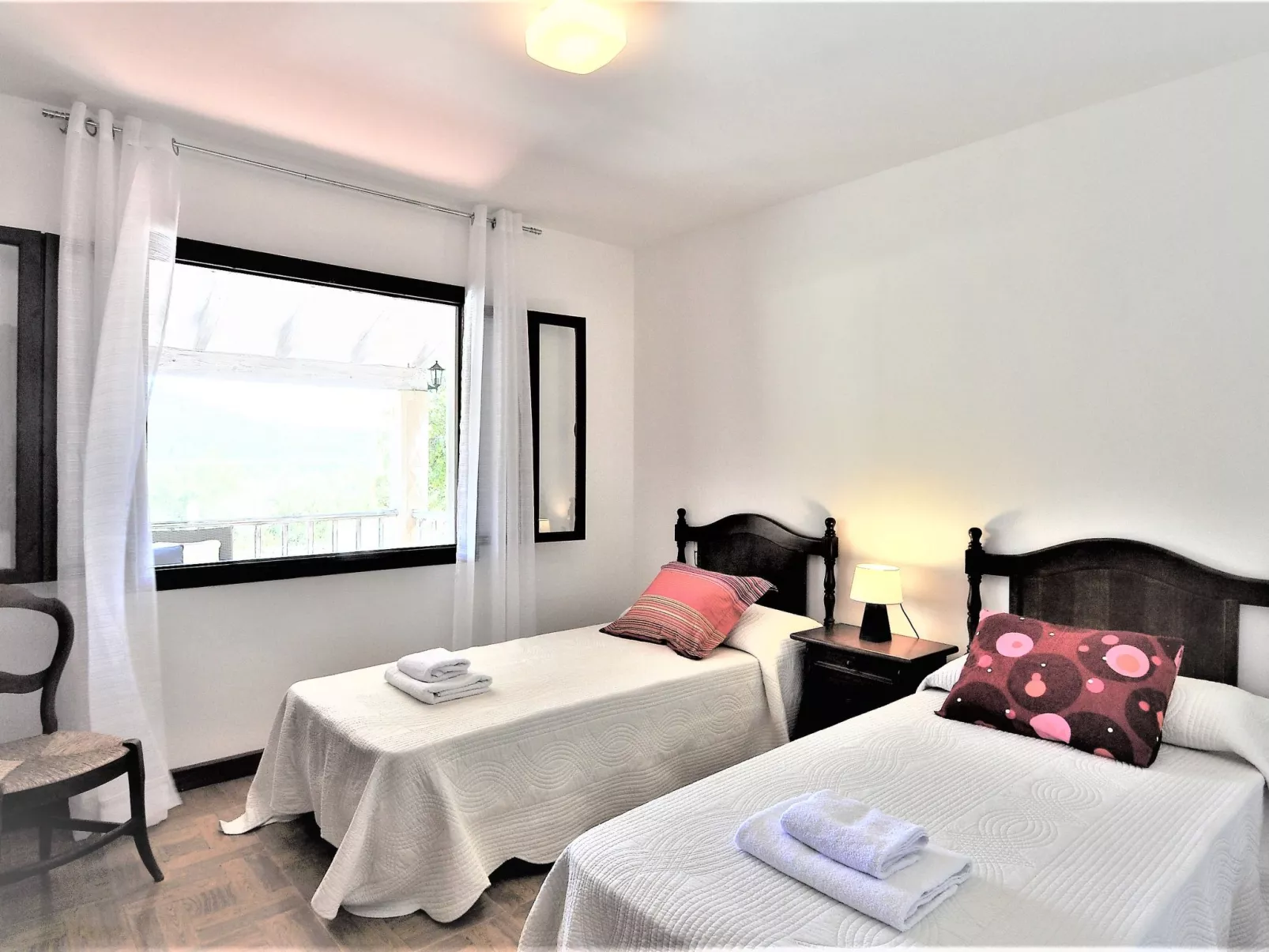 Villa con piscina privada, wifi, aire acondicionado y vistas a montaña ideal pa - Drinnen