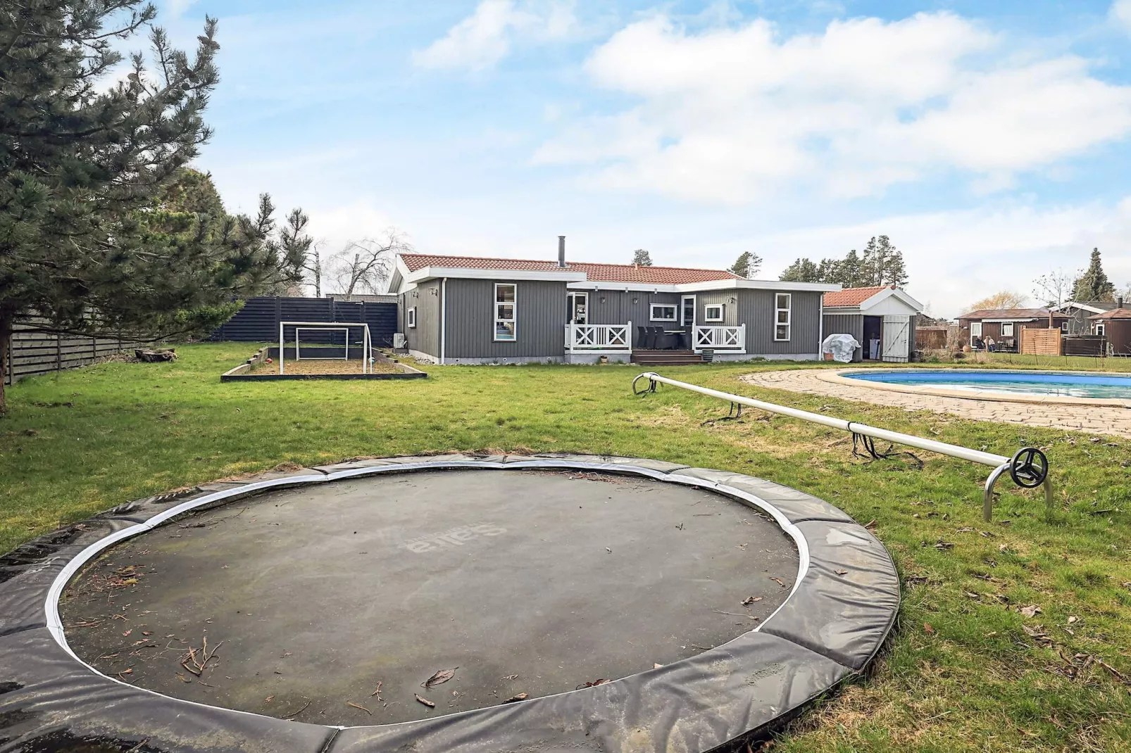 Poolhaus mit Bouleplatz - Im Freien