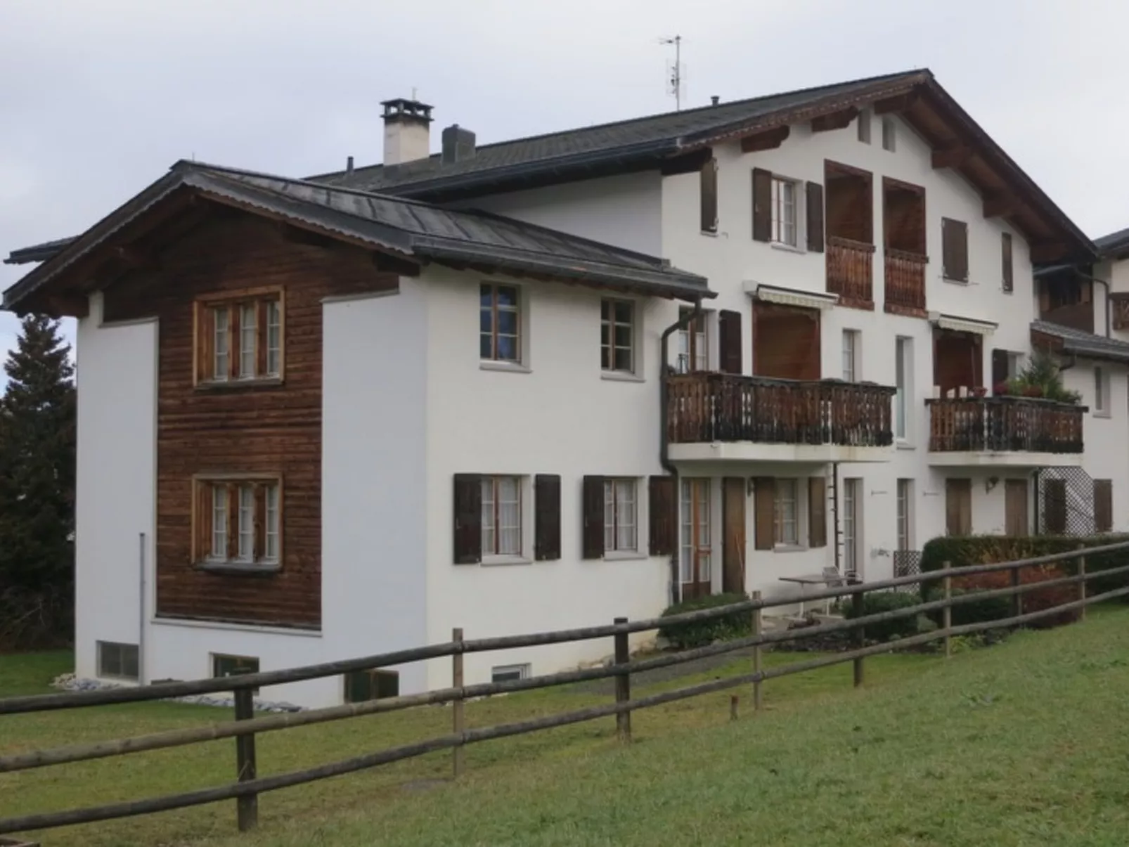 Casa Davos Cuort Good, Vella, (Vella). - Draußen