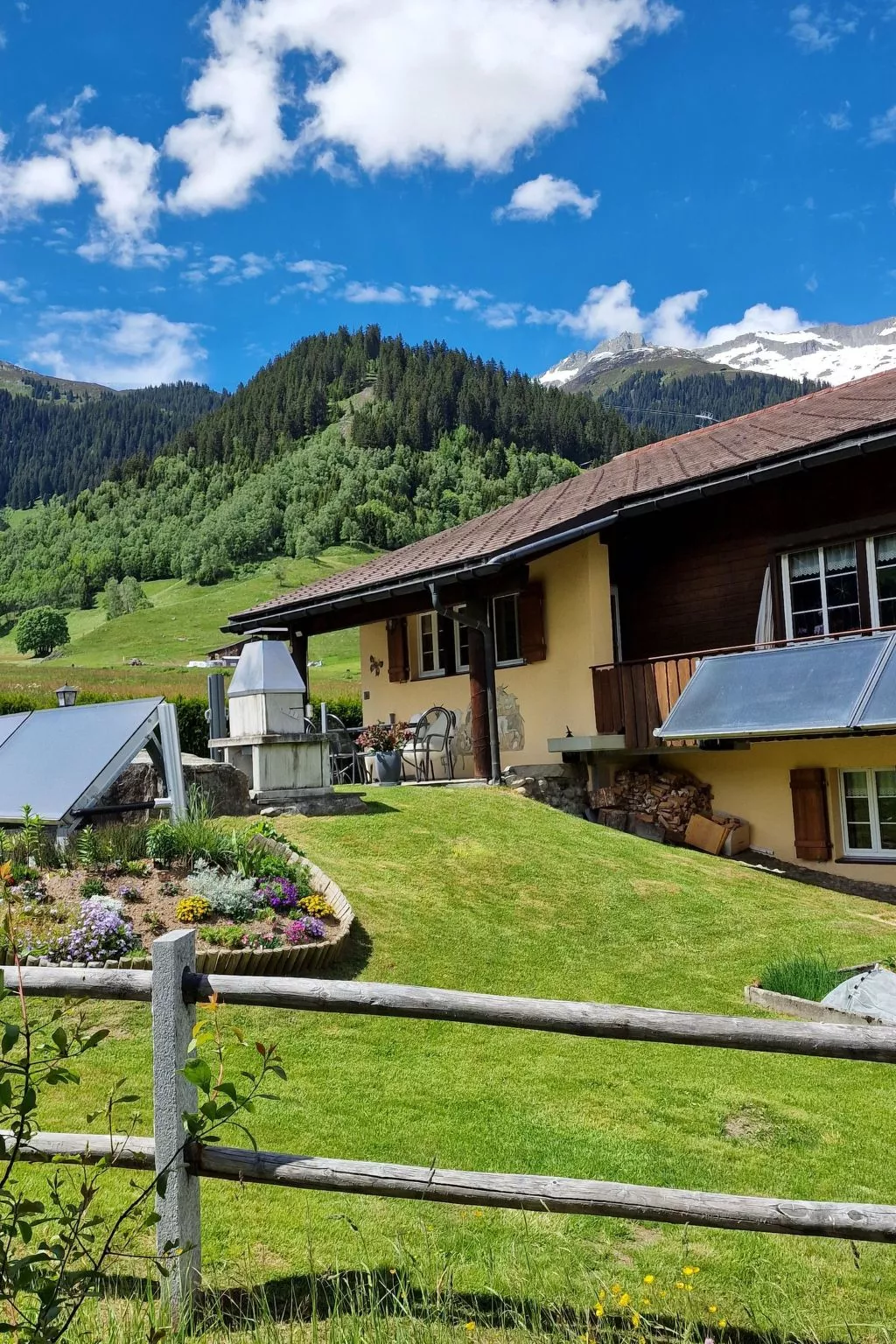 Casa Buretsch Fry, (Segnas/Disentis). - Outside