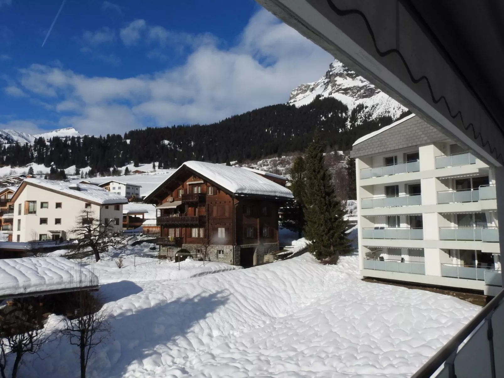 Ner B / Hartl, (Flims Dorf). 2.5 Zimmerwohnung - Draußen