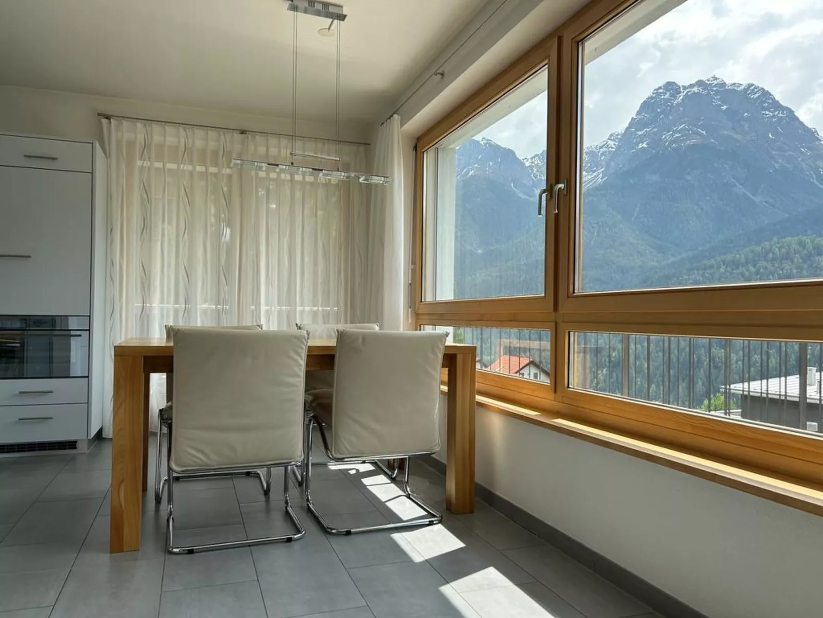 Chasa Azura, (Scuol). - Drinnen