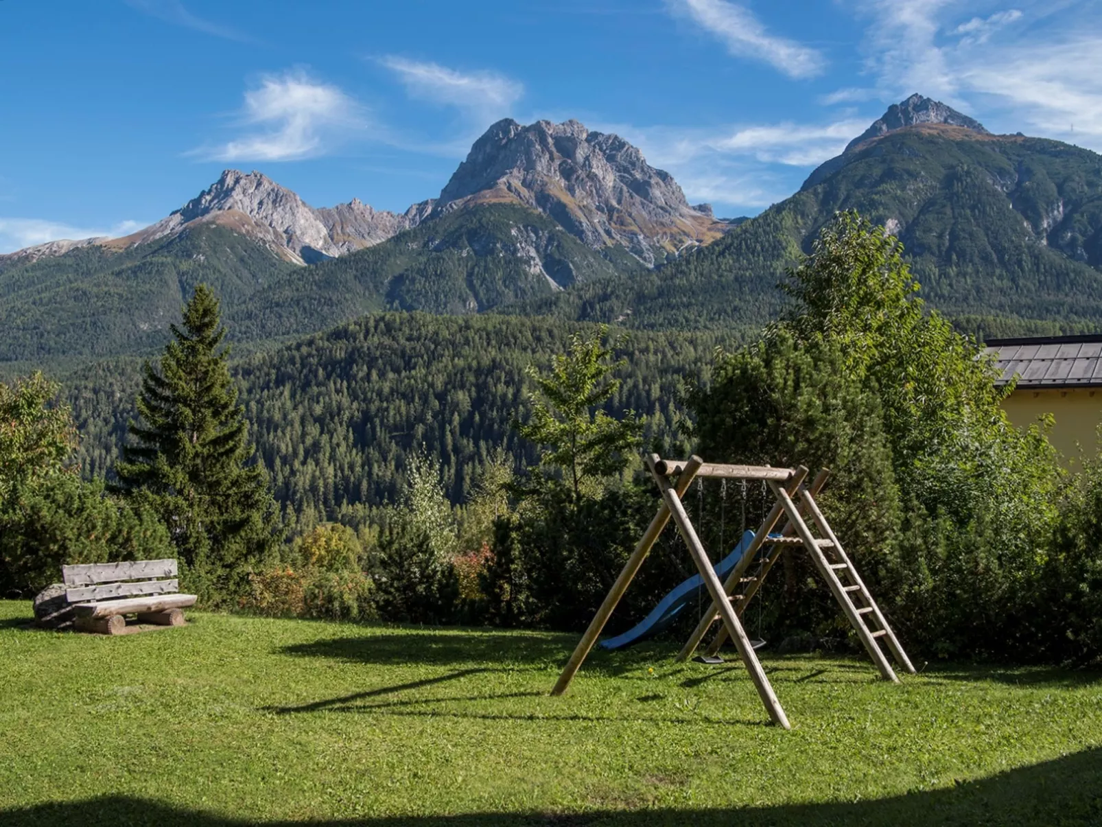 LANIUS, (Scuol). - Draußen