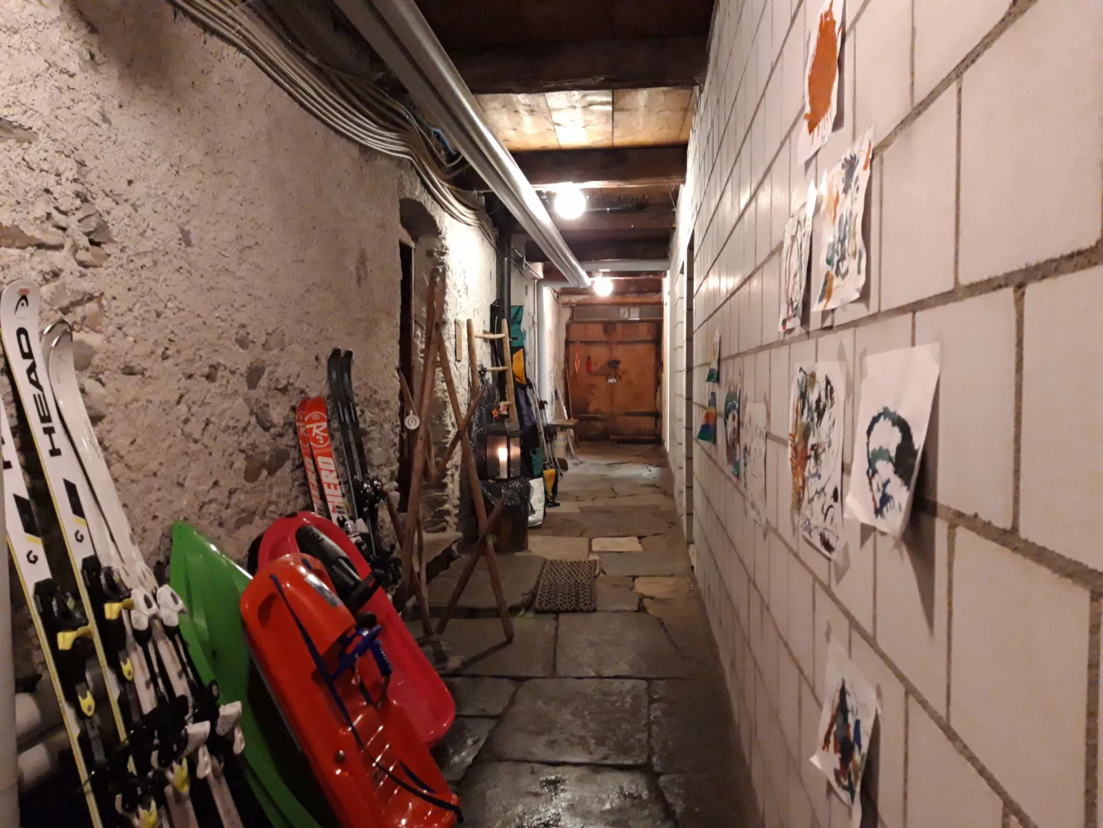 Ferienwohnungen im Schloss, (Nufenen). - Inside