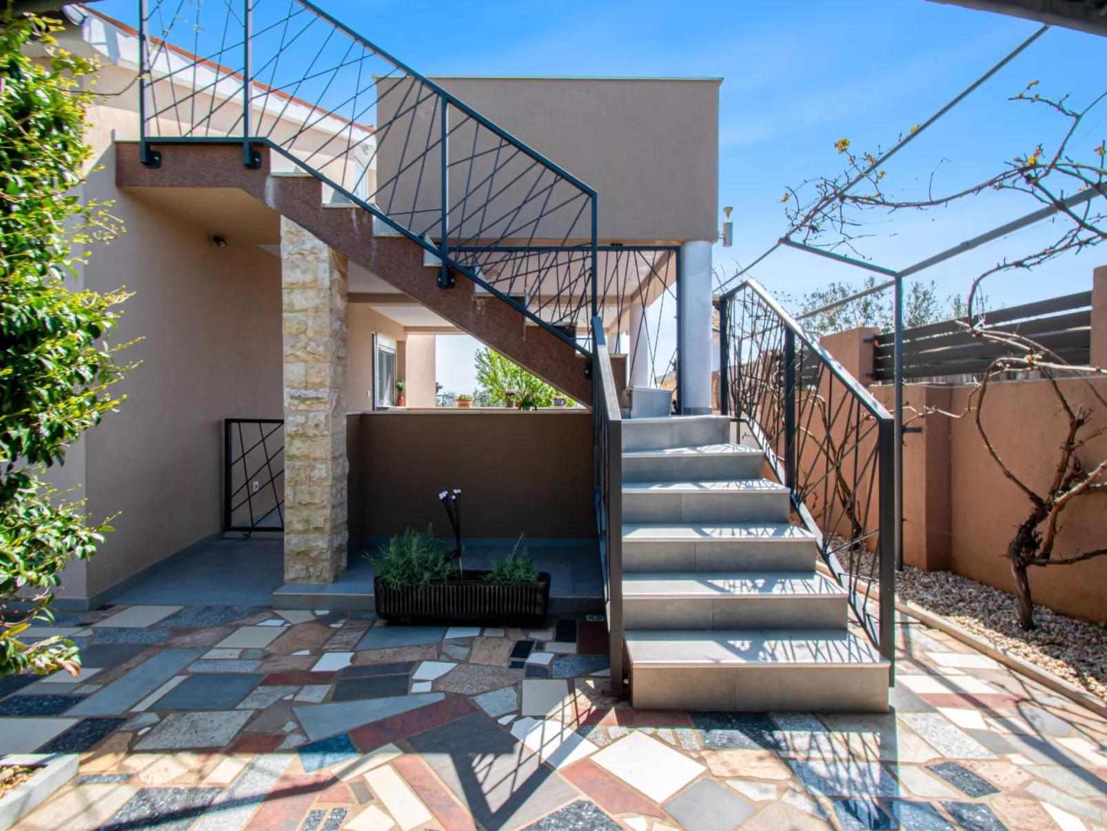 House Enard with Jacuzzi - Outside