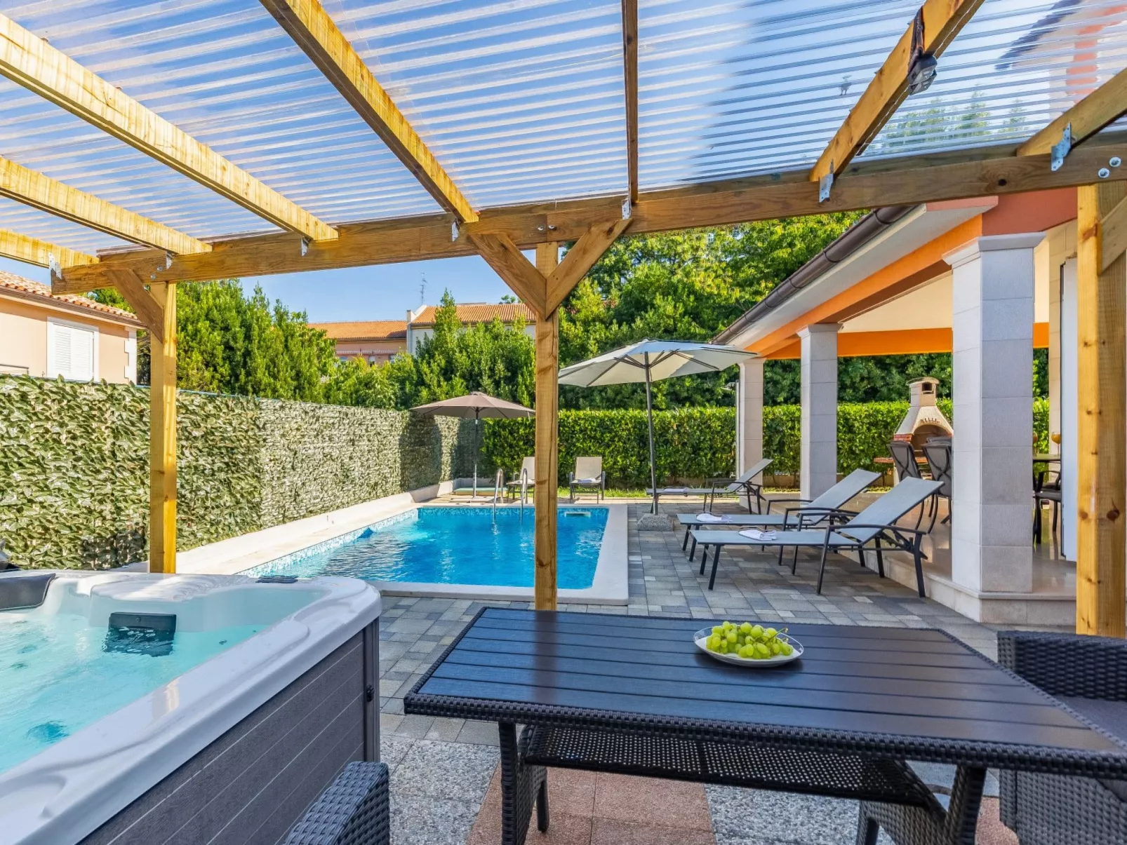 Villa Lotus 13K - Outside