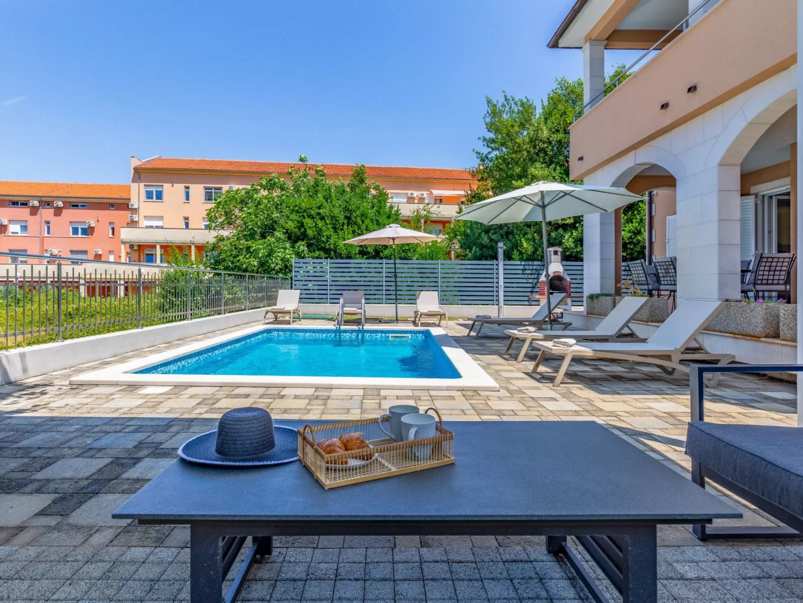 Villa Lotus 13G - Outside