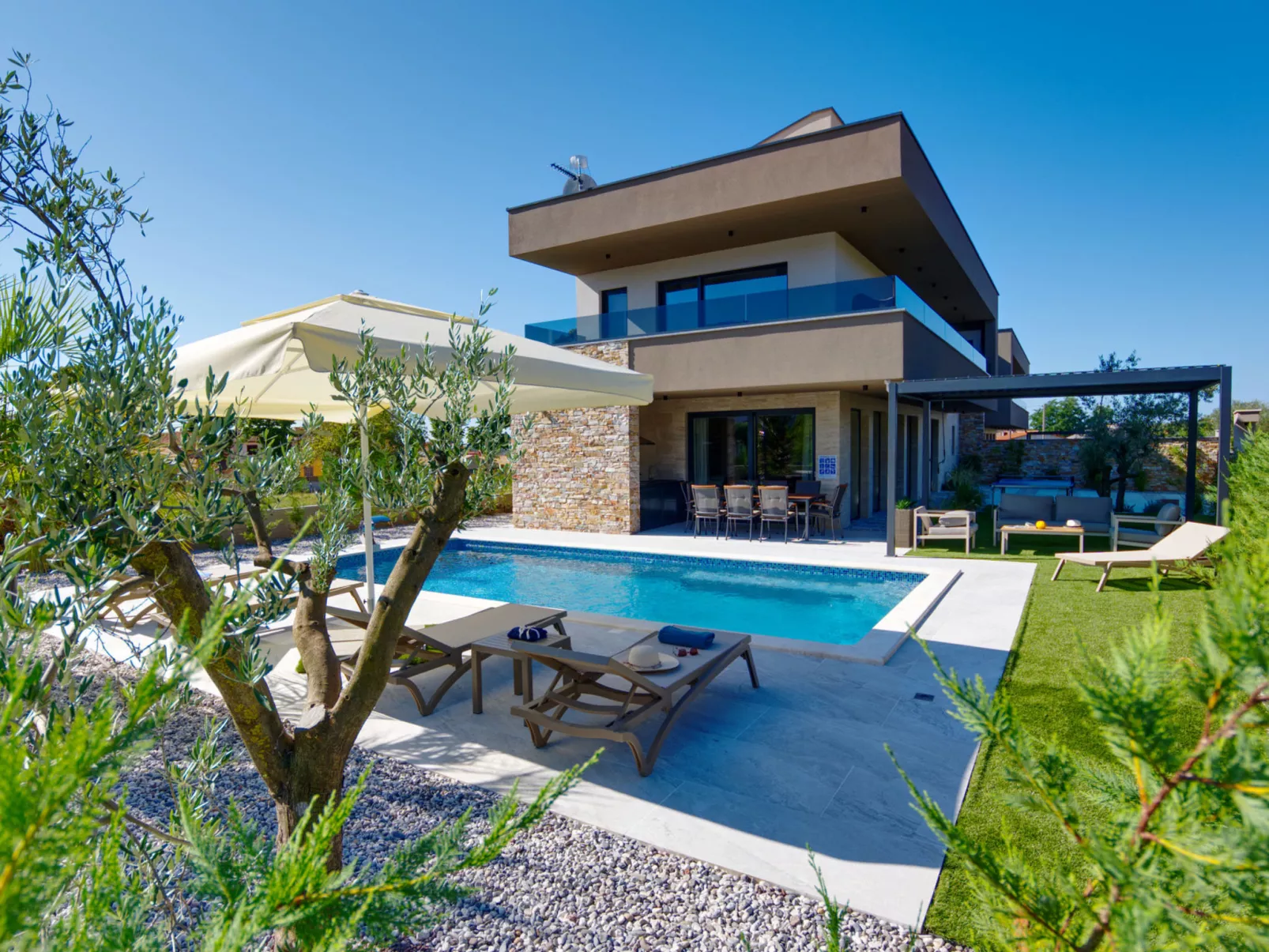 Villa BAVIGO - Draußen