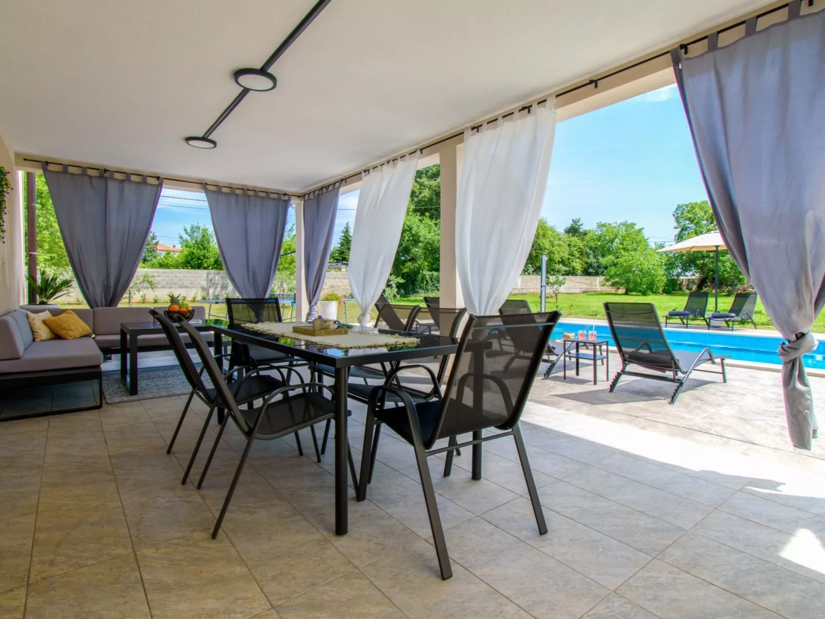 Villa Ondine - Draußen