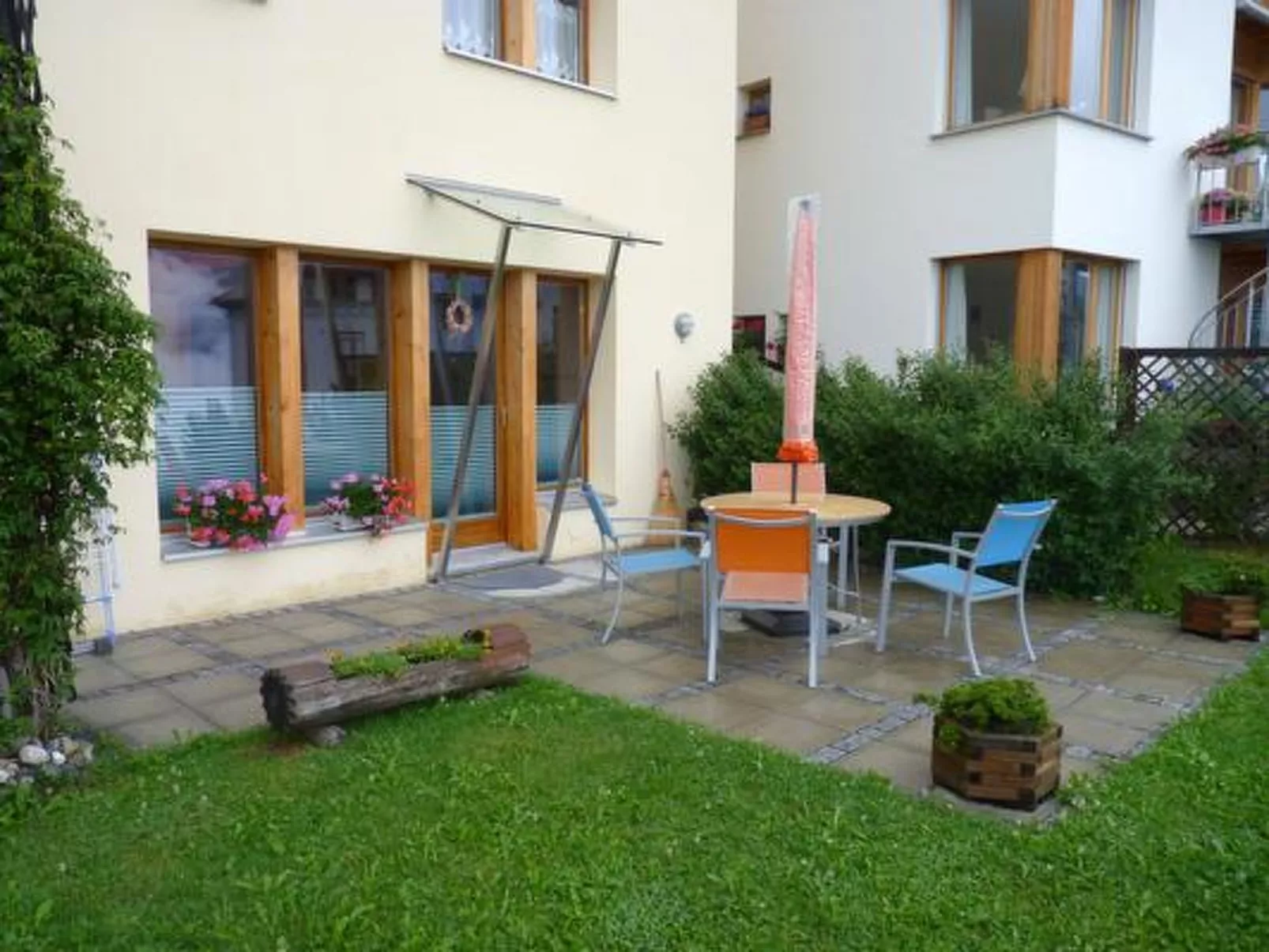 Chasa Fionas - Einfamilienhaus Fam. Pitsch, (Ftan). - Draußen
