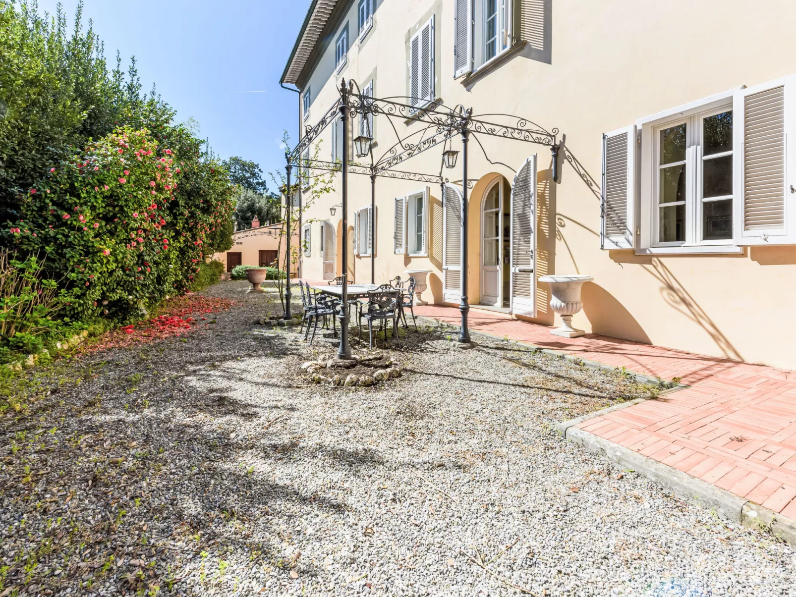 San Giovanni alla Vena - Draußen