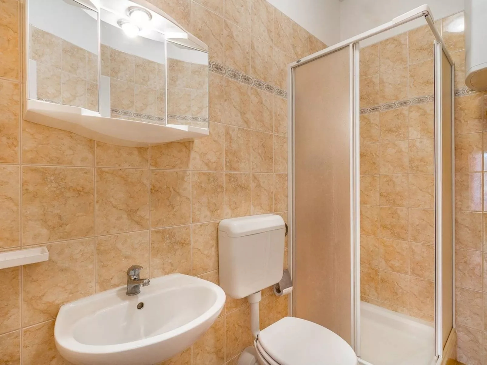 House Cukon - Inside