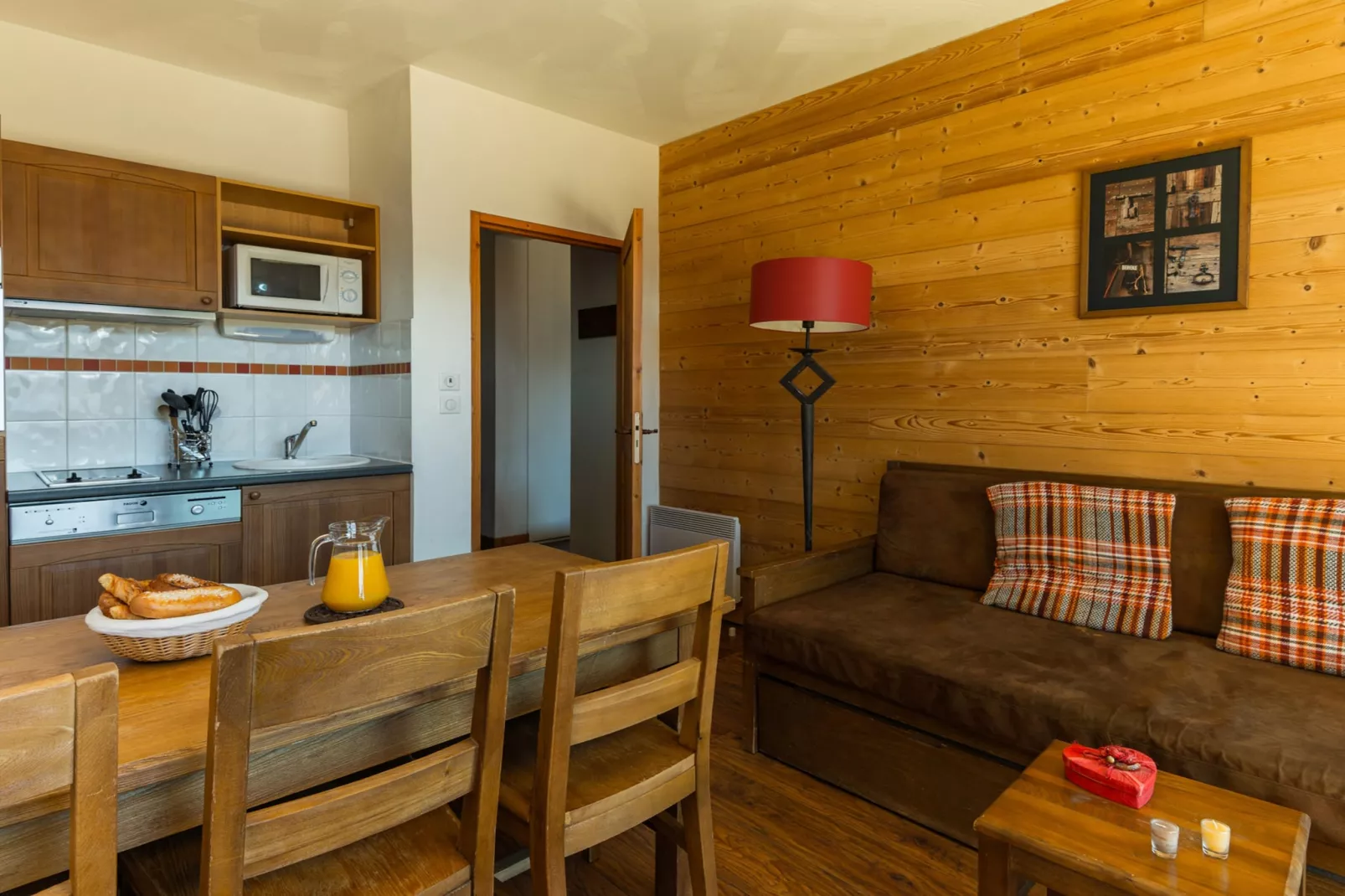 Les Chalets de l'Adet One alcove bedroom for six OTA - Cuisine