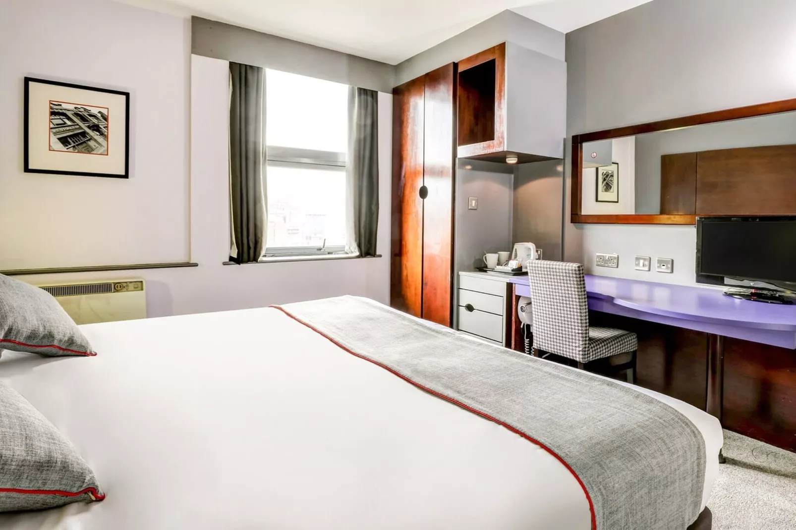 Standard King Room - Schlafzimmer