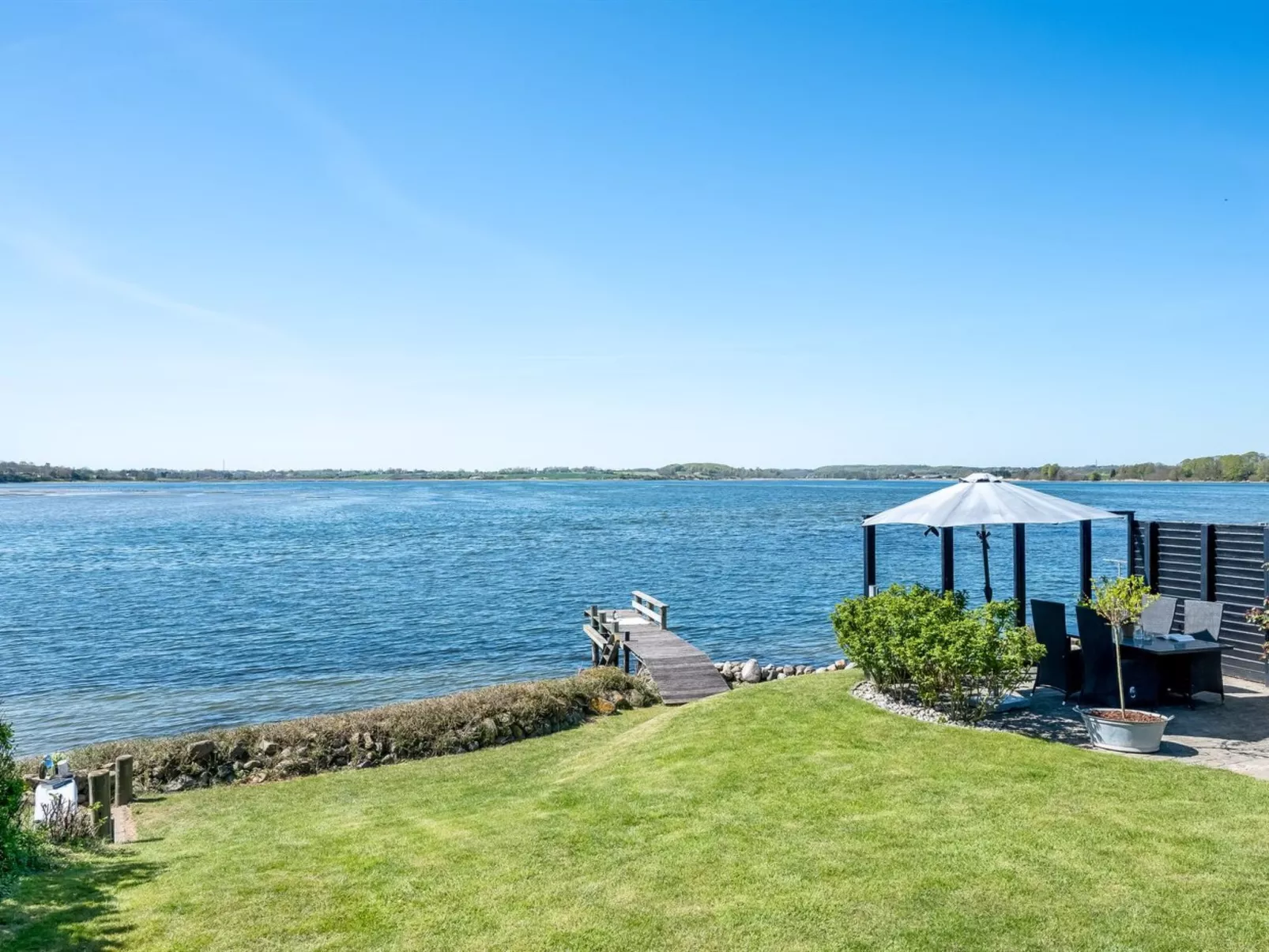 "Stilla" - 150m from the sea - Outside