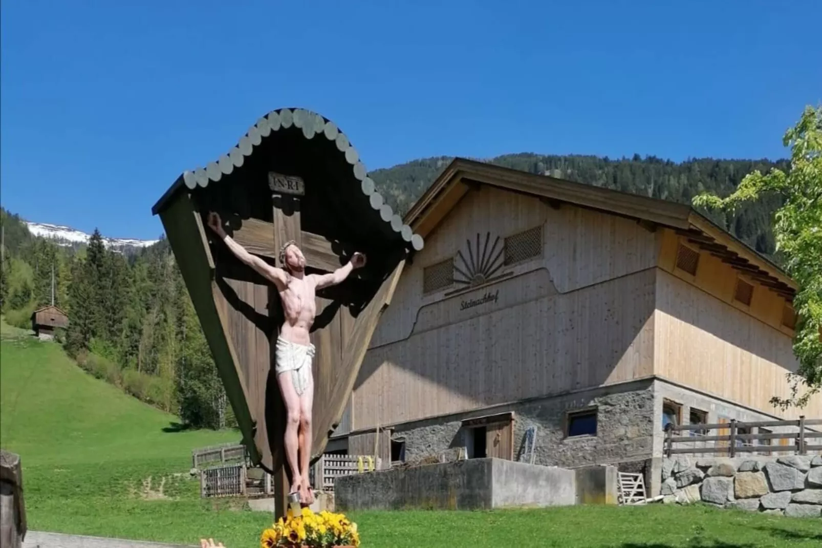 Steinachhof - View in summer