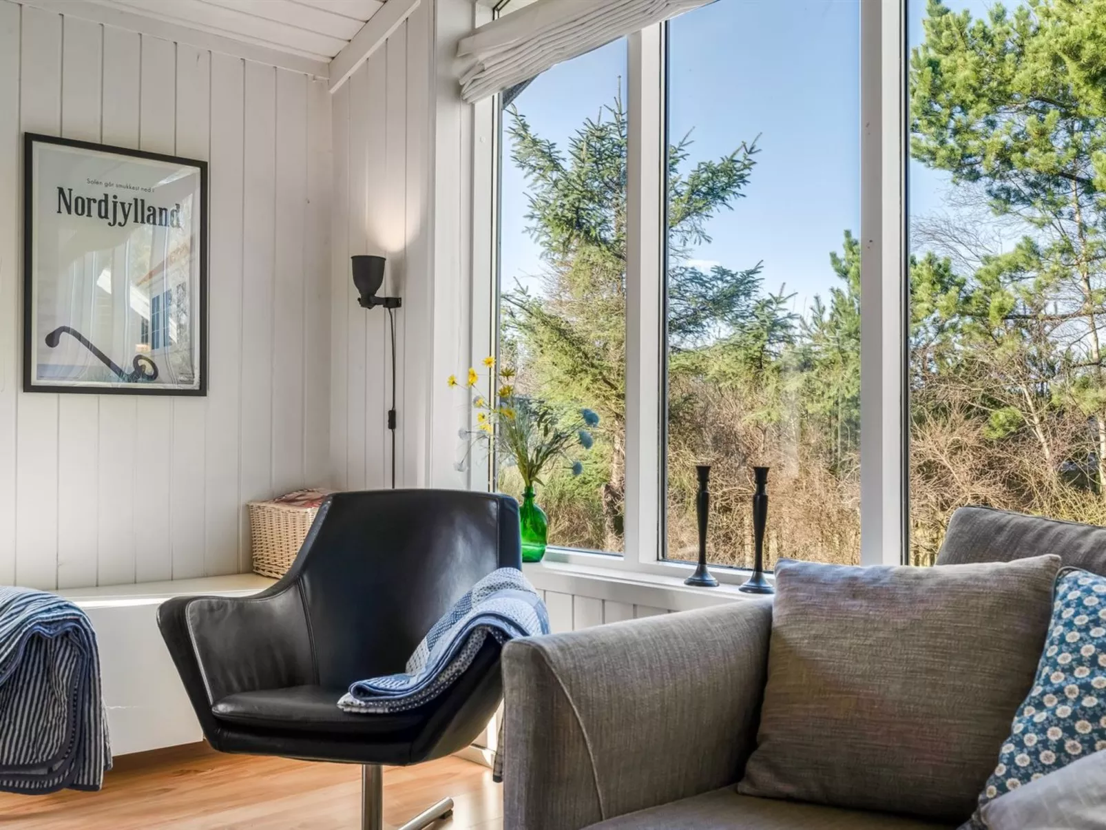 "Bylgja" - 1.7km from the sea - Drinnen