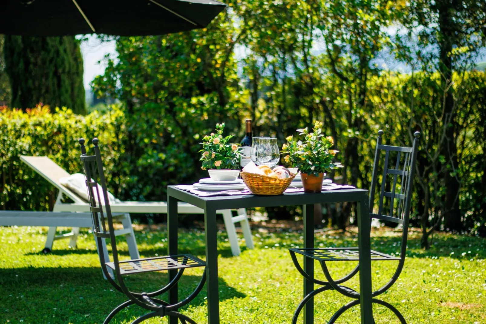 Anna Farmhouse Apartment in Wine Resort in Lucca - Garten Sommer