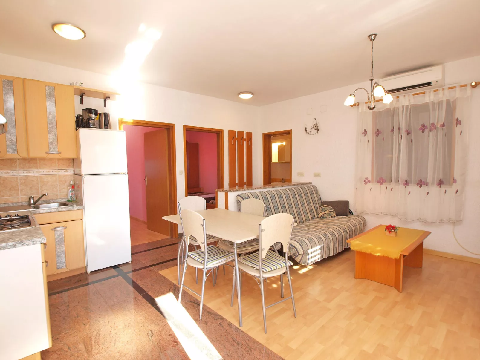 Apartment 879 - Drinnen