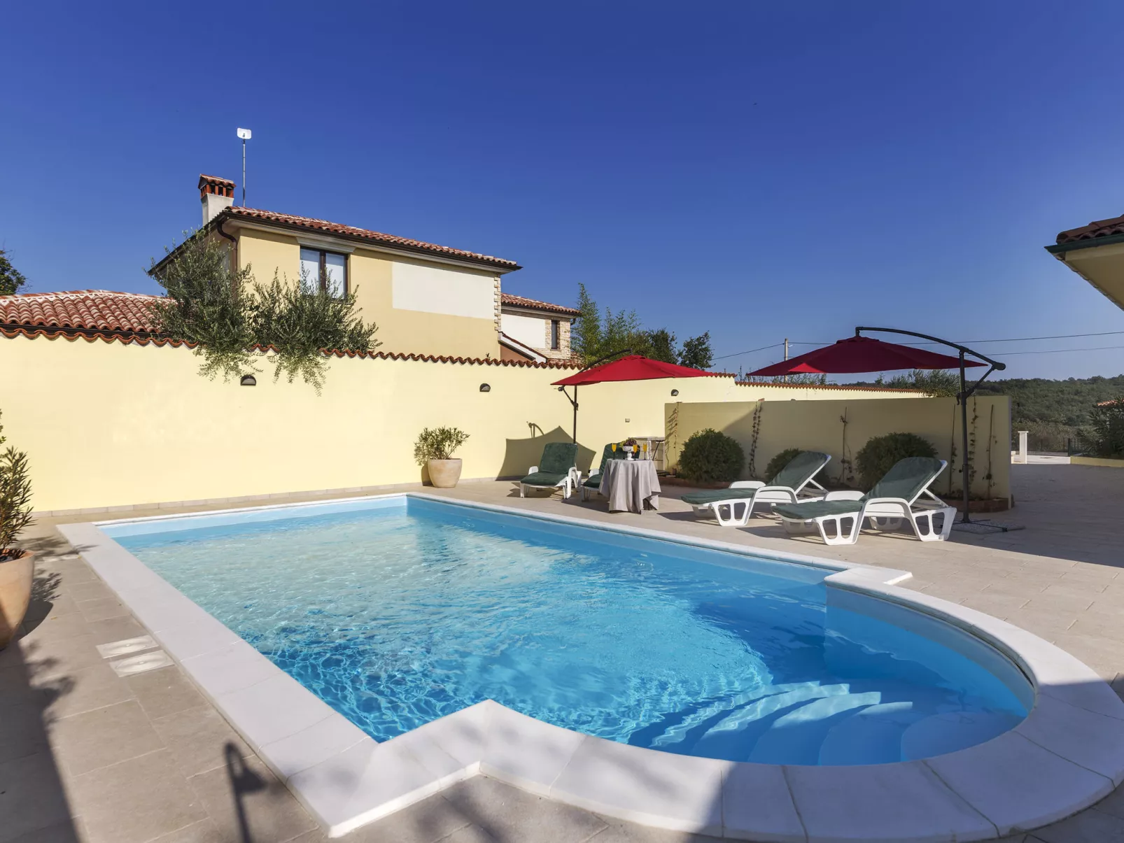 Villa Monica - Draußen