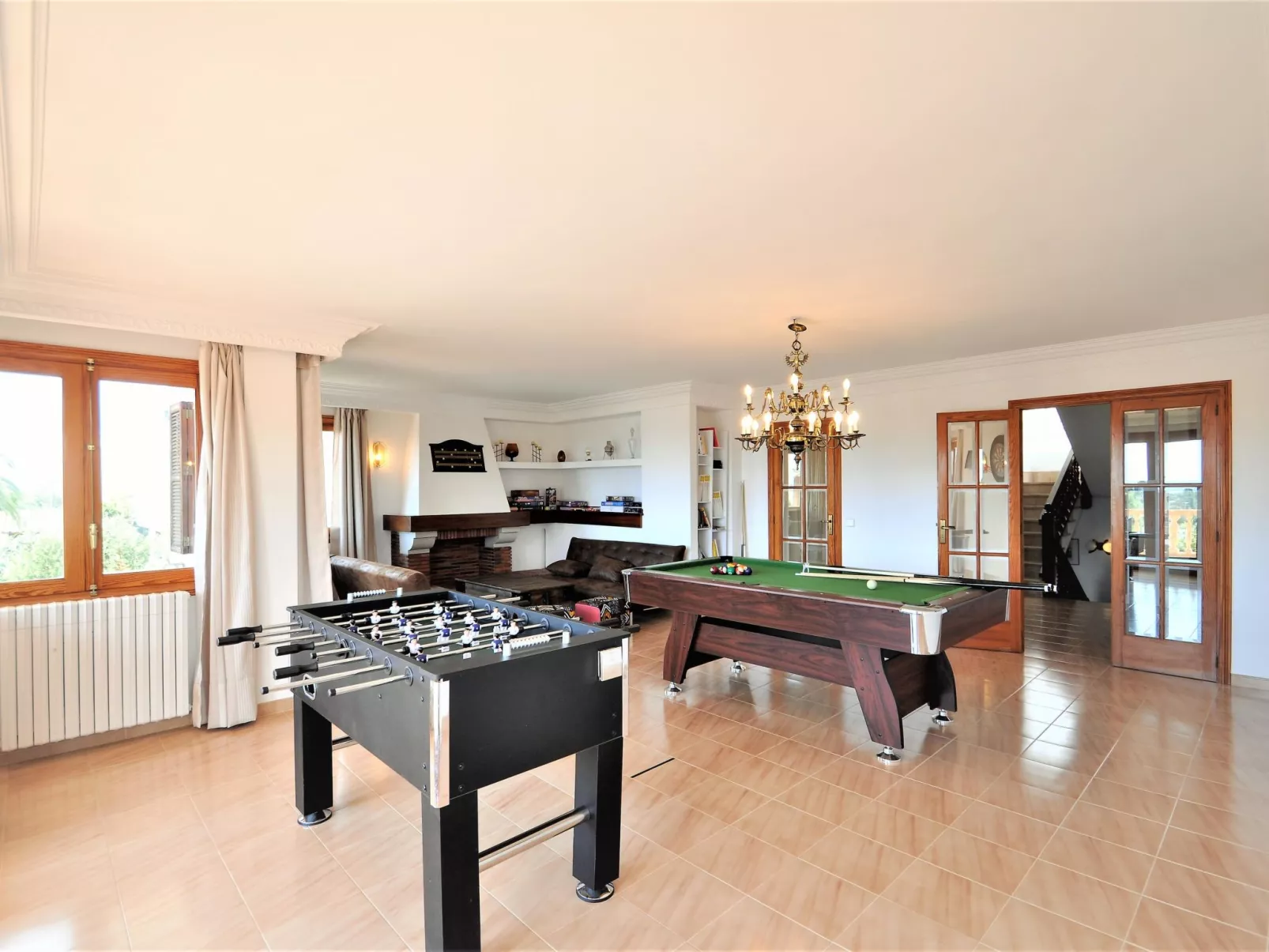 CA NA MALEN Hermosa casa para familias con gran piscina, jardín. - WiFi Gratis - Drinnen