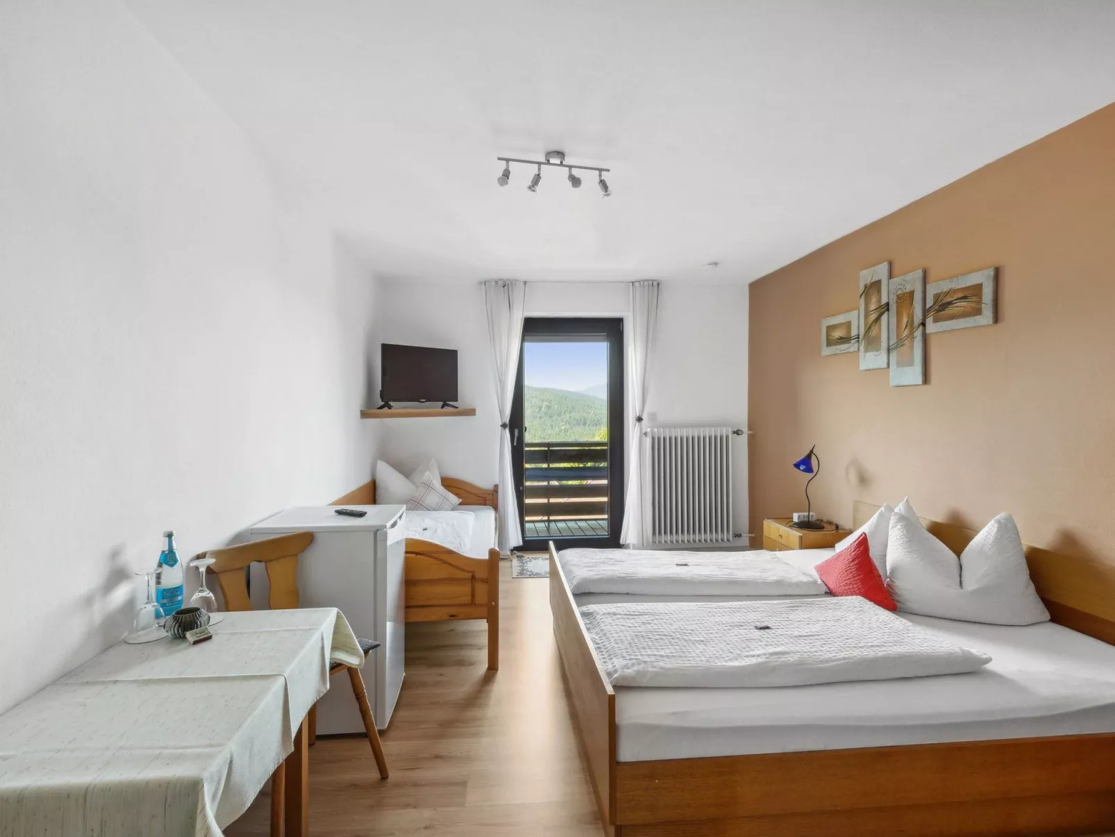 Geräumiges Ferienhaus mit Garten in Rittsteig - Drinnen