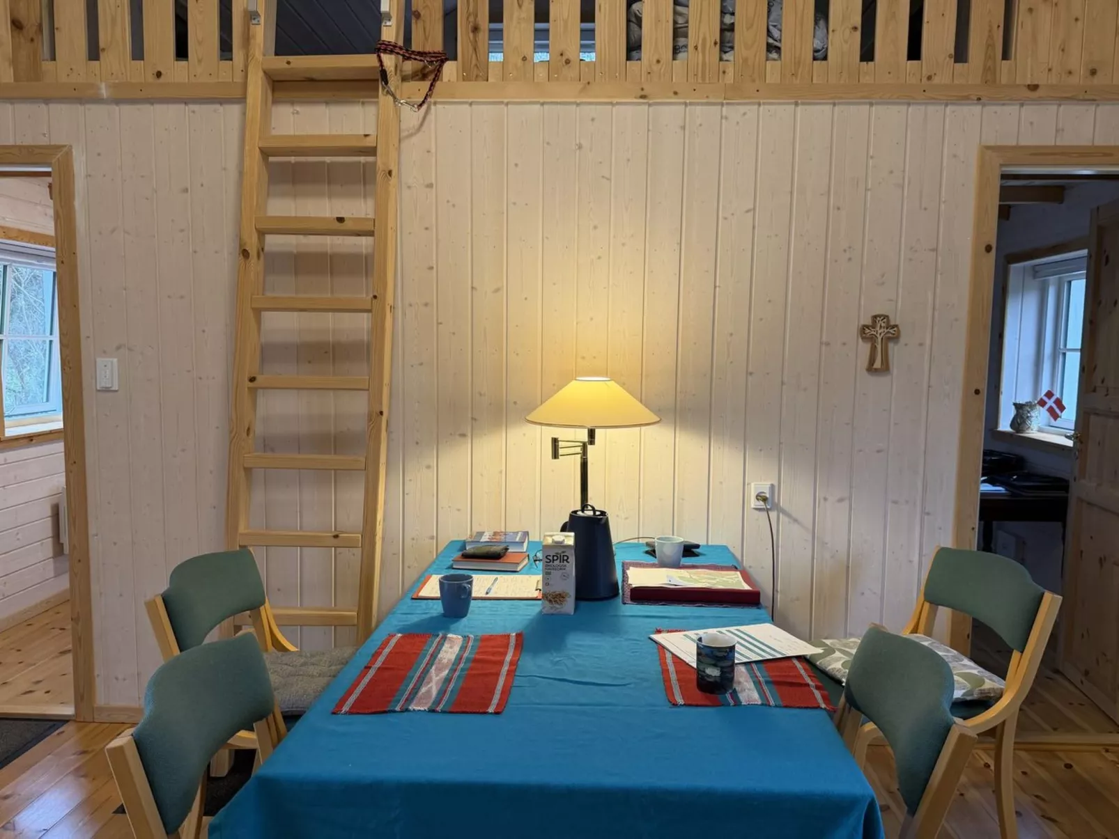 "Heda" - 1.6km to the fjord - Inside