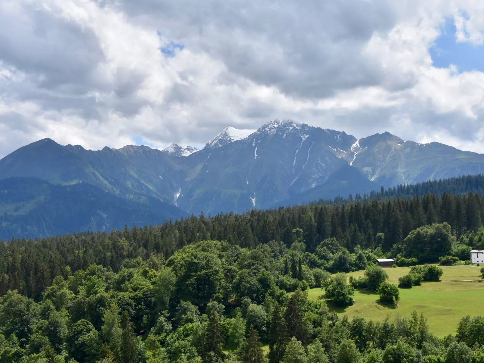 Casa Primavera B32, (Flims Dorf). 3.5 Zimmerwohnung - Draußen
