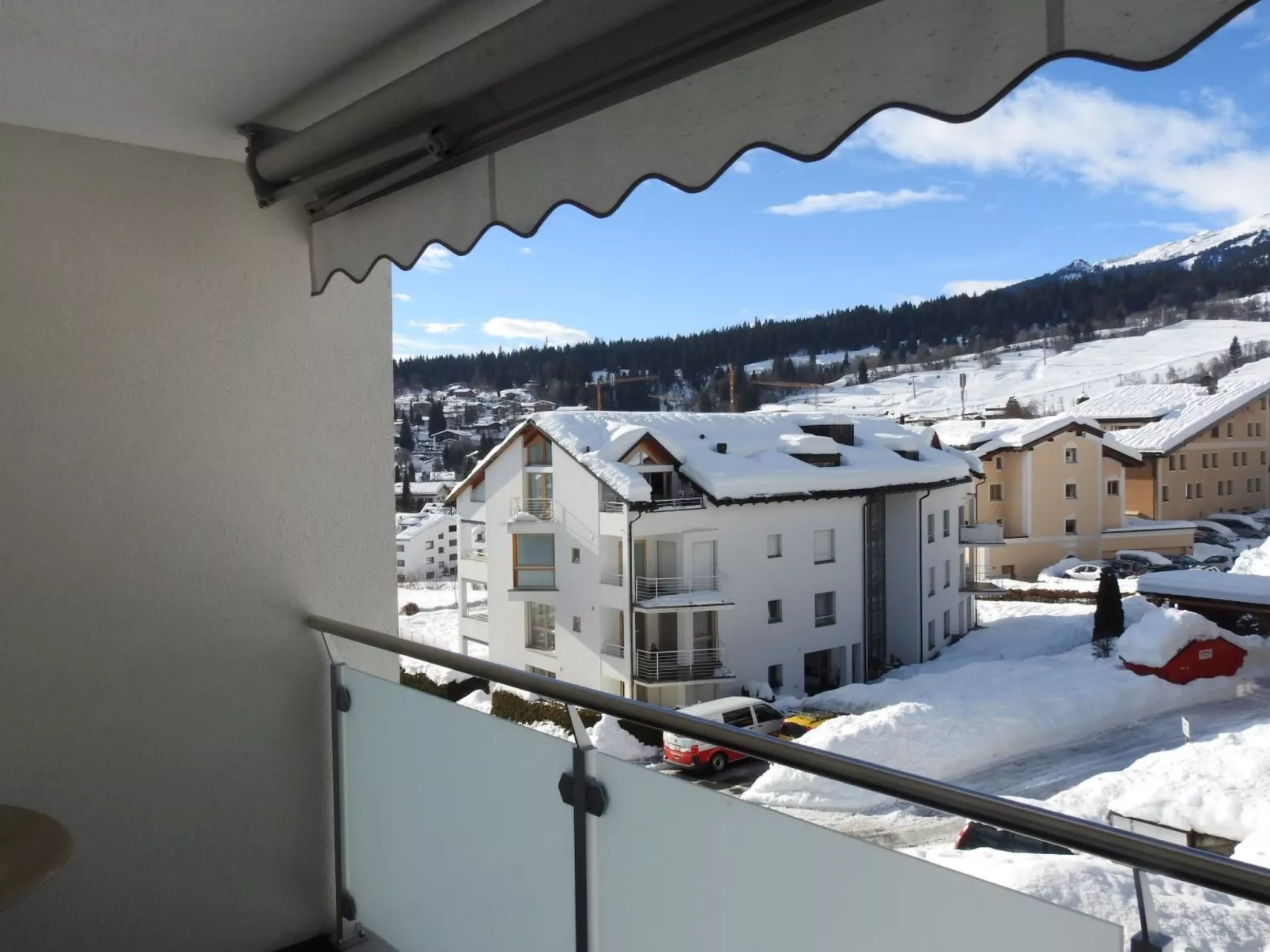 Ner B / Hartl, (Flims Dorf). 2.5 Zimmerwohnung - Draußen
