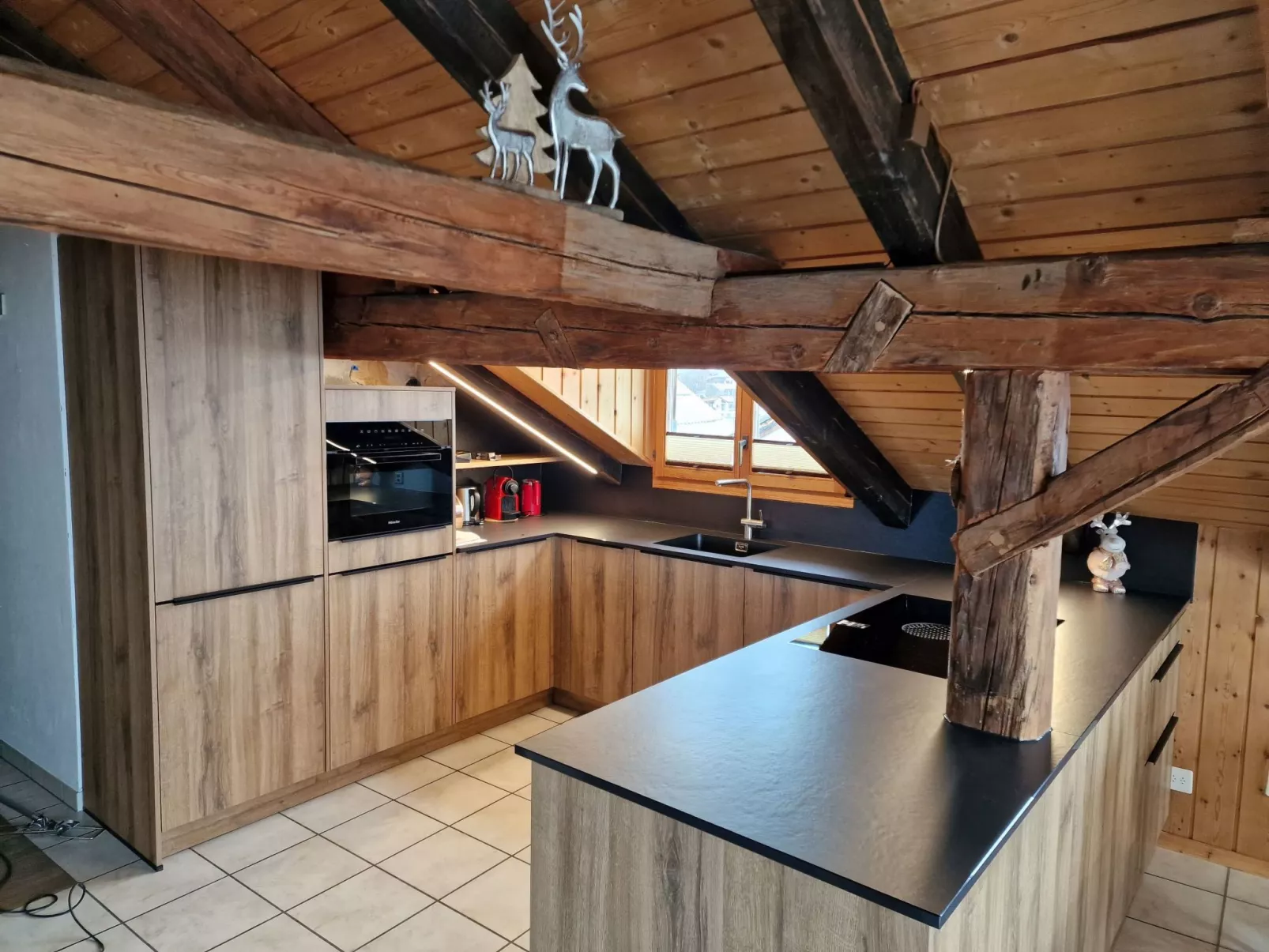Dachwohnung Plazzetta 23, (Sent). - Drinnen