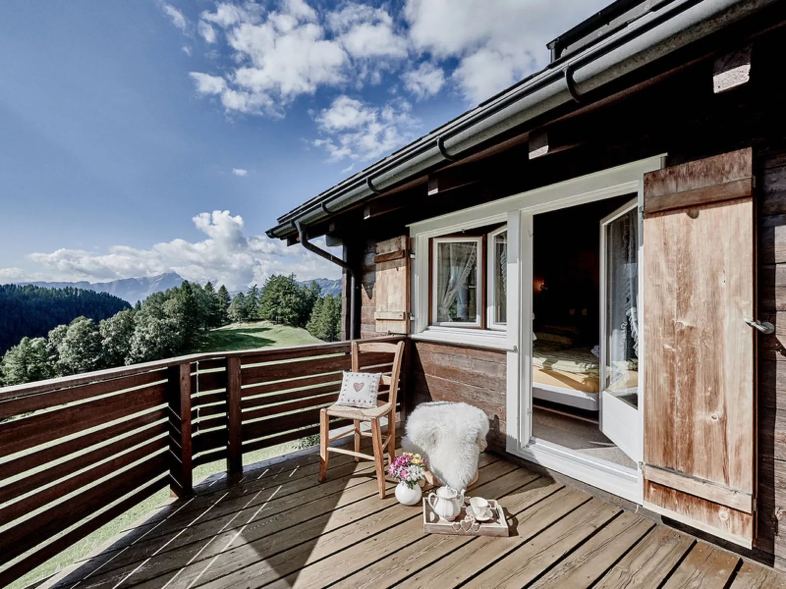 Chalet Lieuretta da Tscharfs, (Feldis). - Outside