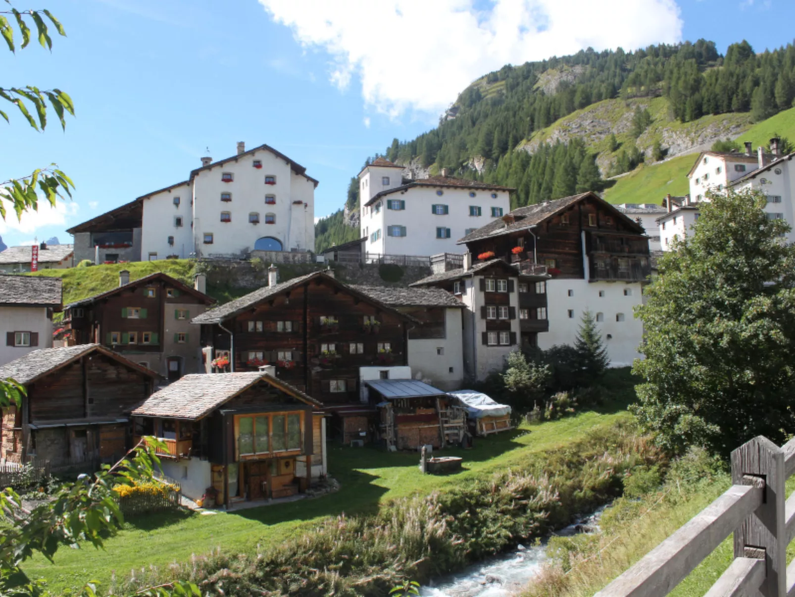 Apartment Beeli, (Splügen). - Outside