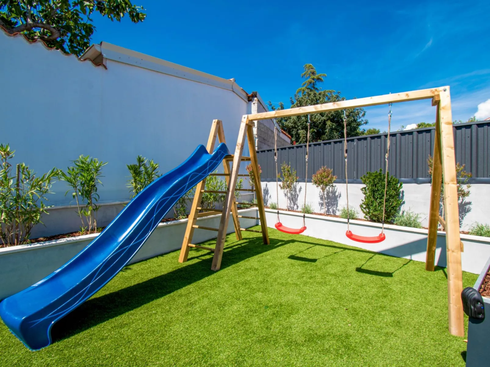 Villa Paradise - Outside