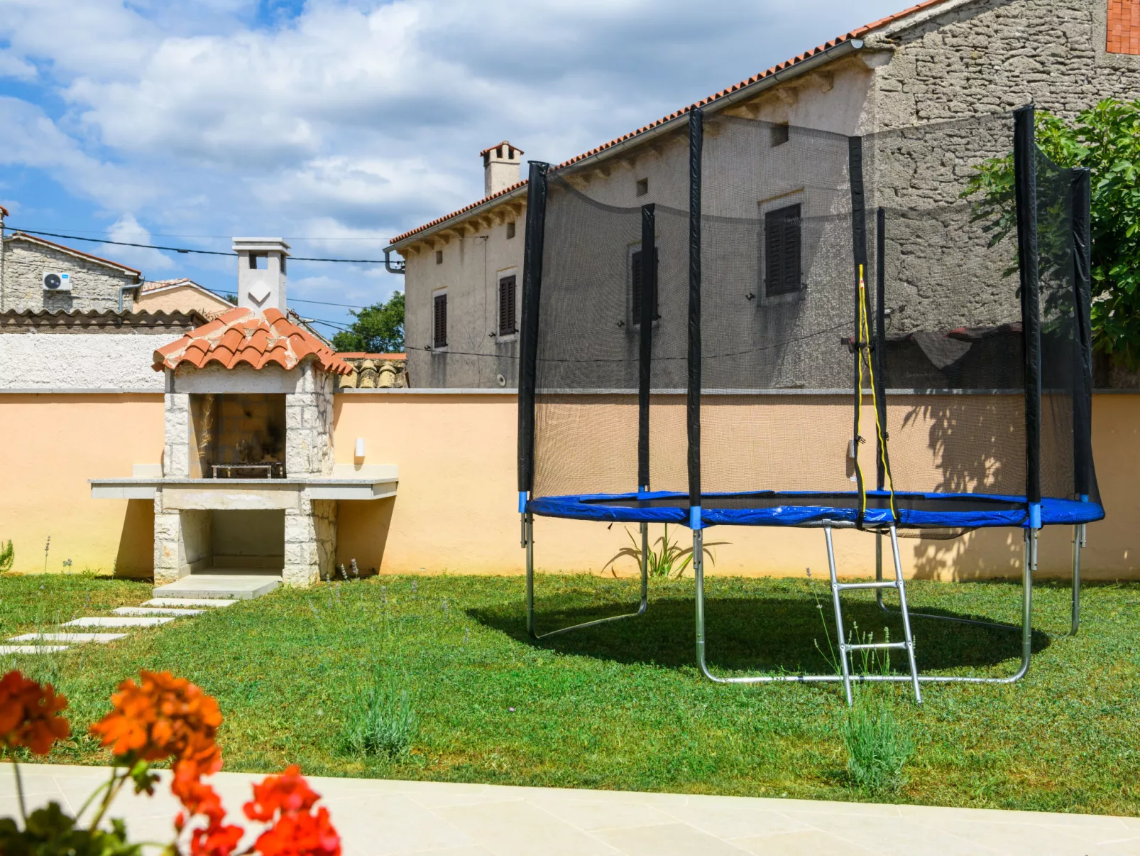 Villa ANGELA WITH PRIVATE POOL - Draußen