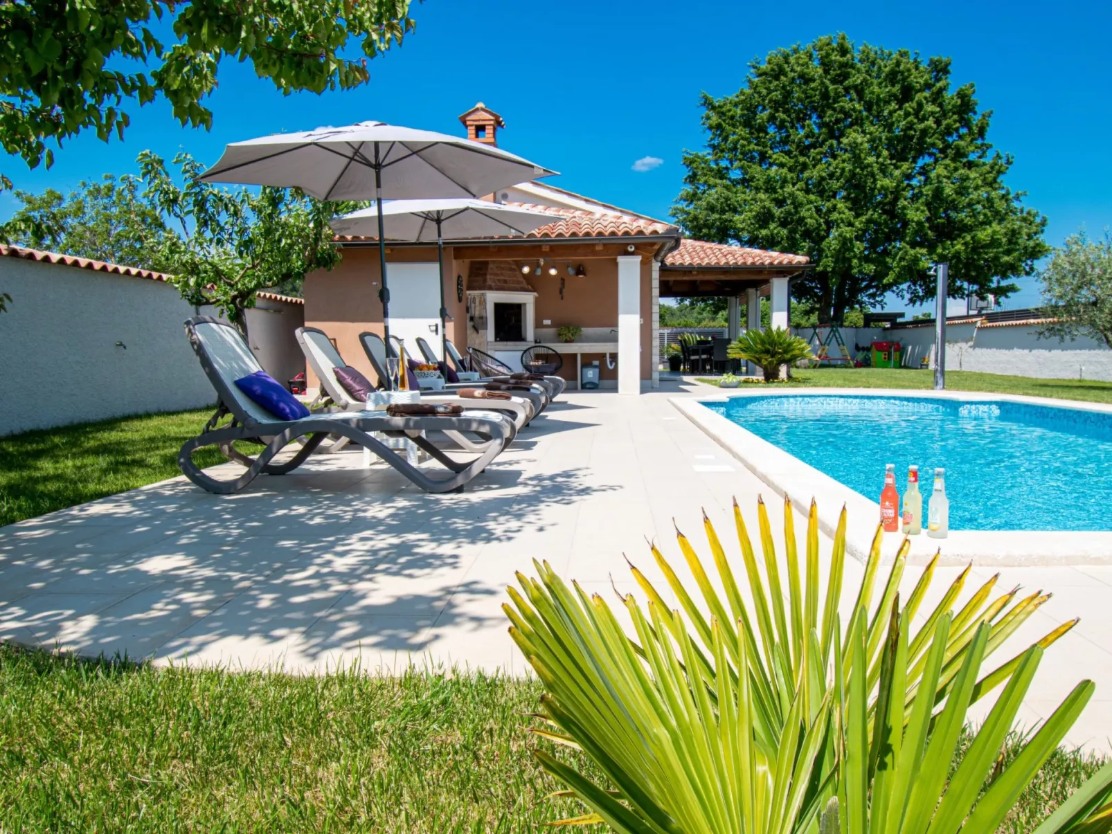 Villa Nera - Outside