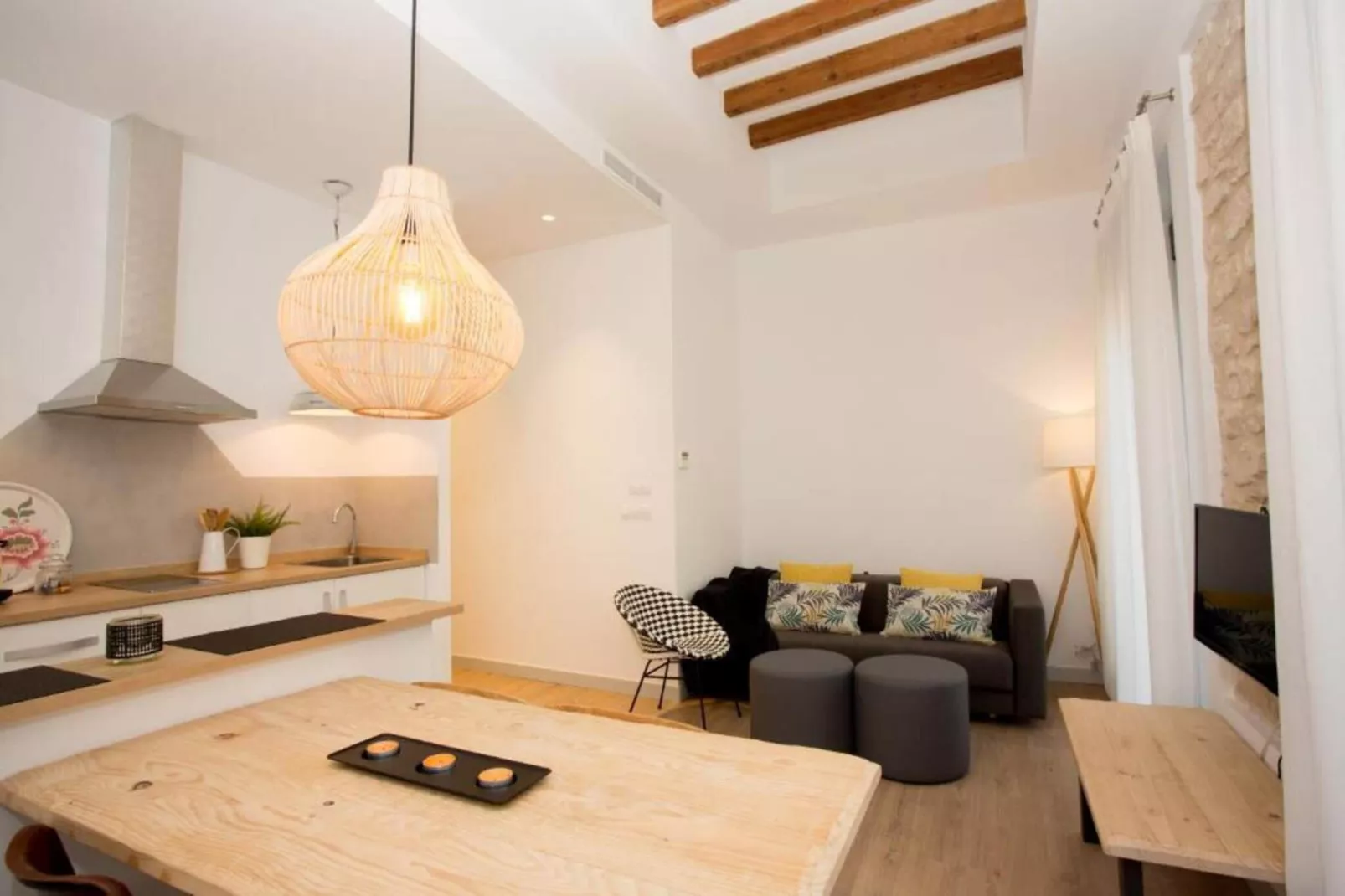Apartamento 1dormitorio con ducha - Wohnzimmer