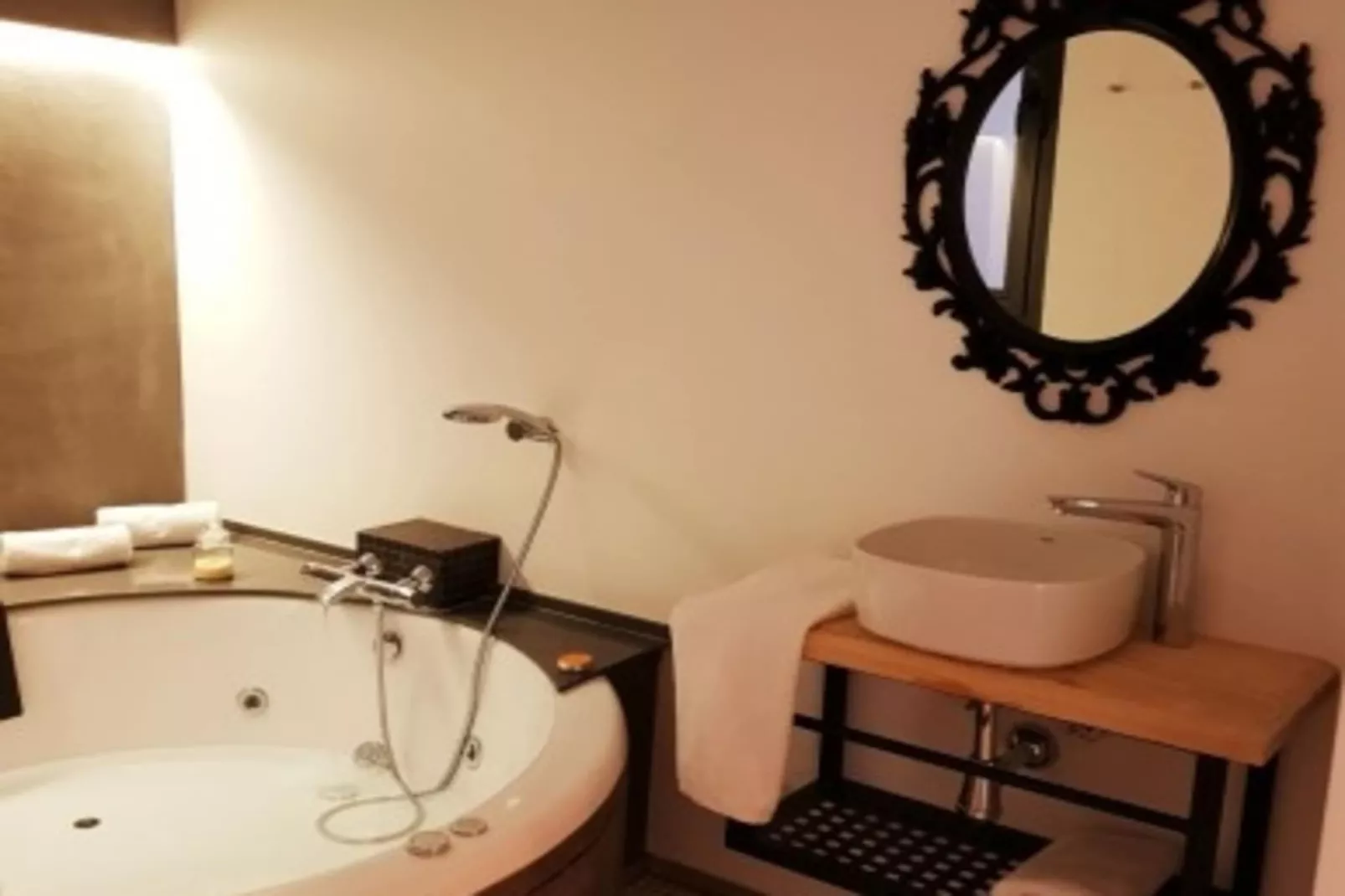 Apartamento Deluxe con Jacuzzy - Badezimmer