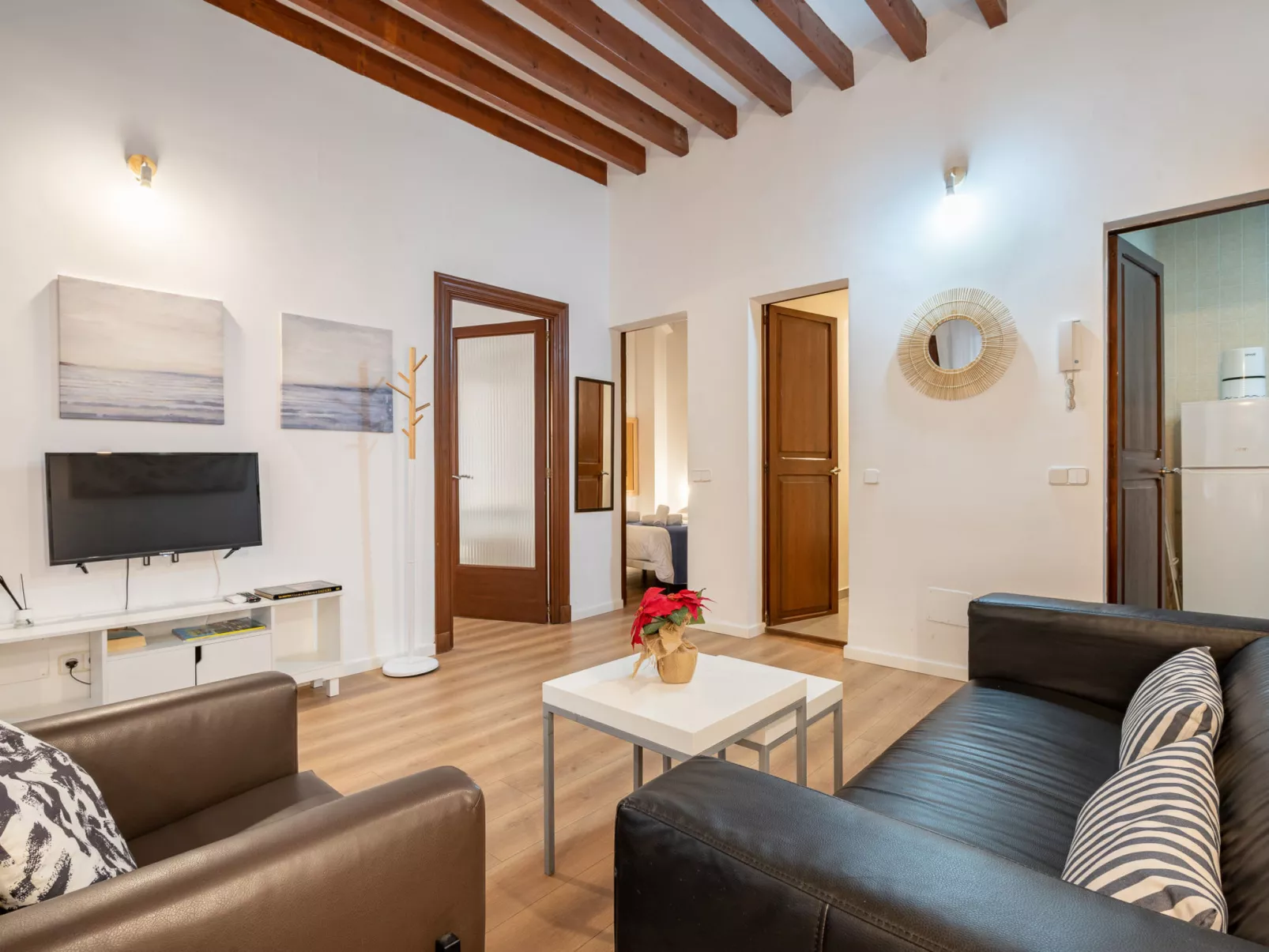 HOLIDAY PALMA APARTMENT 1 - Inside