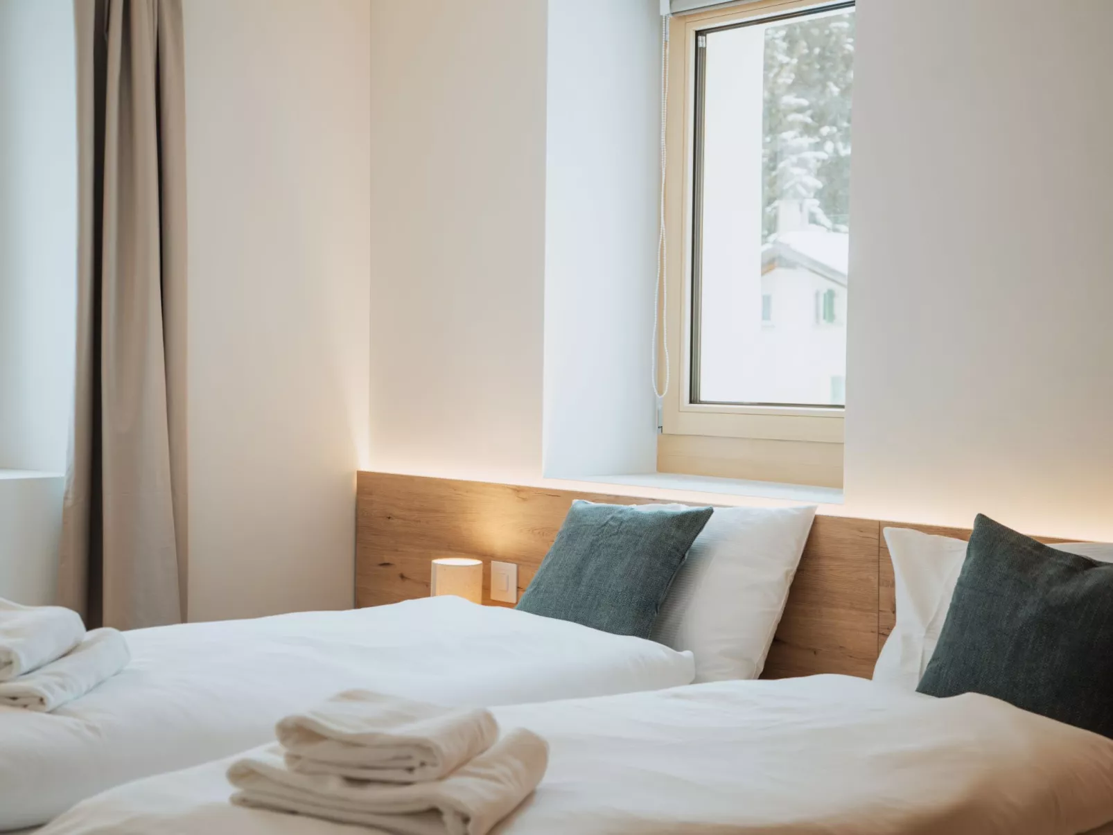 Alpine Apartments, (San Bernardino). - Inside