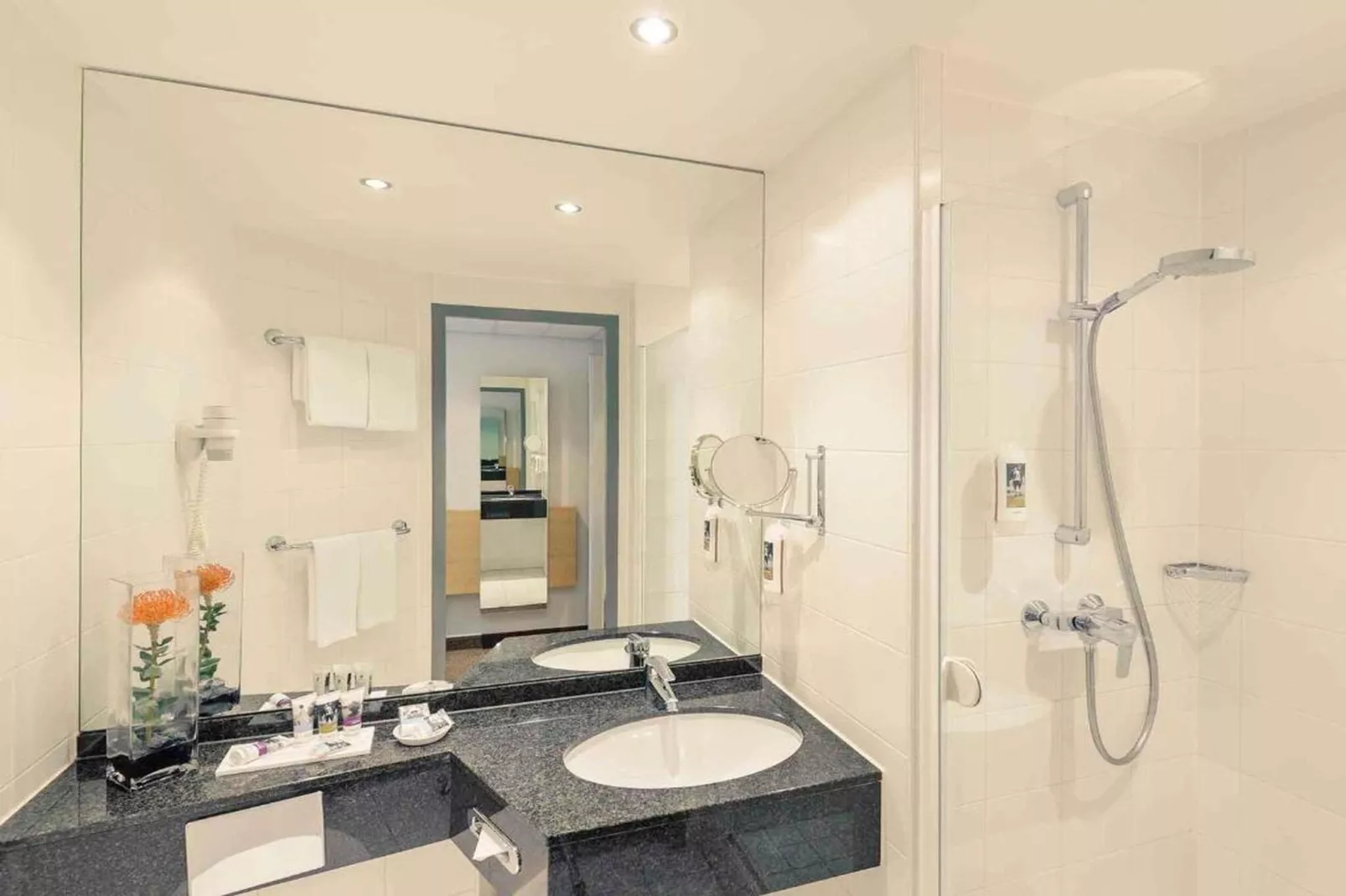 Hotel Düsseldorf - Deluxe Double room - Bathroom