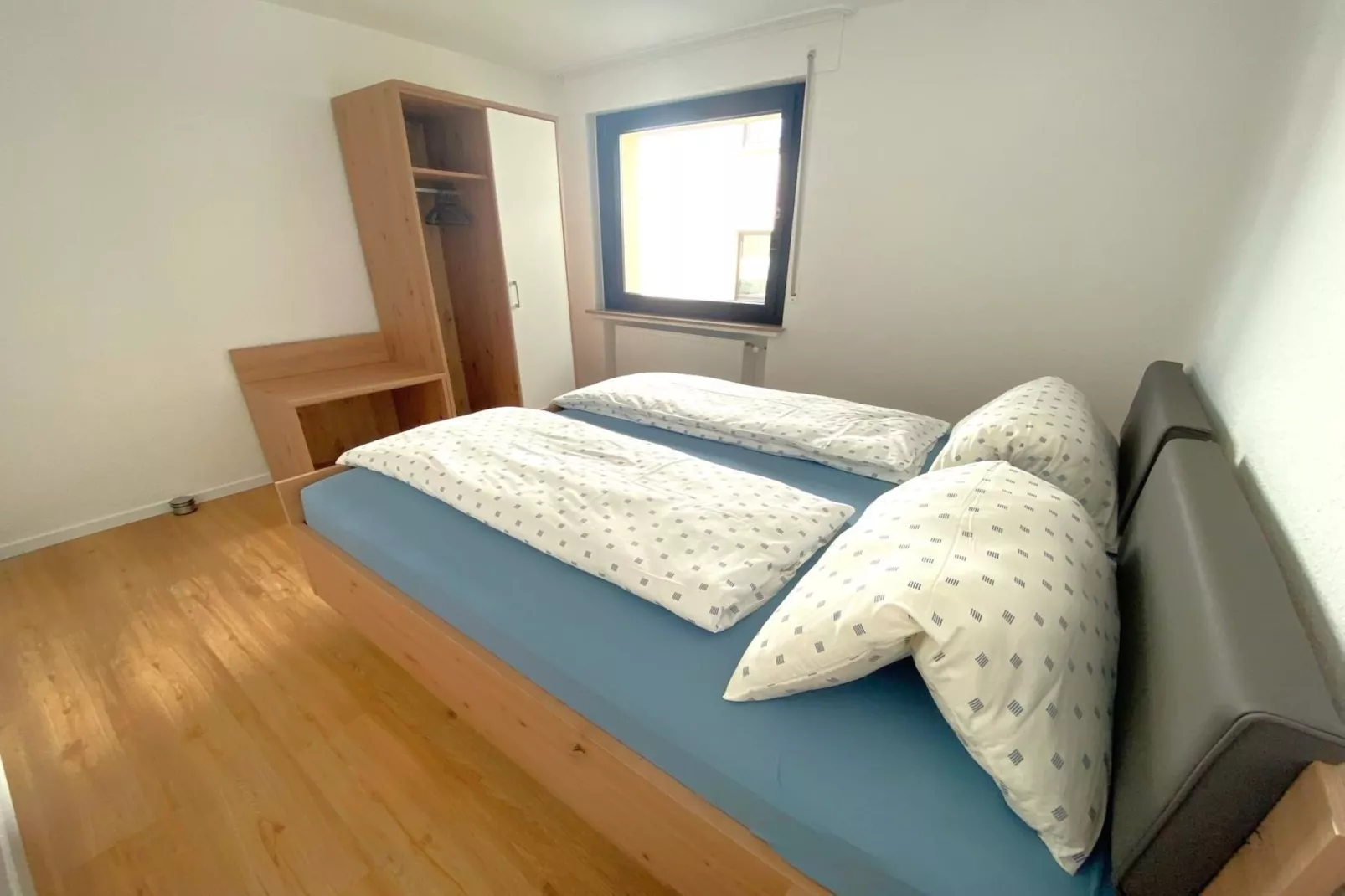 Apartment Spiegelkurve - Schlafzimmer