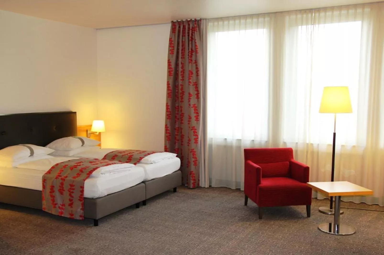 Holiday Inn Frankfurt Neu-Isenb - Wheelchair Accessible Double room - Schlafzimmer