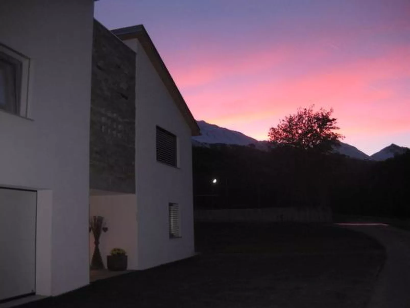 Chasa Sumovia, (Sta. Maria - Santa Maria Val Müstair). - Draußen