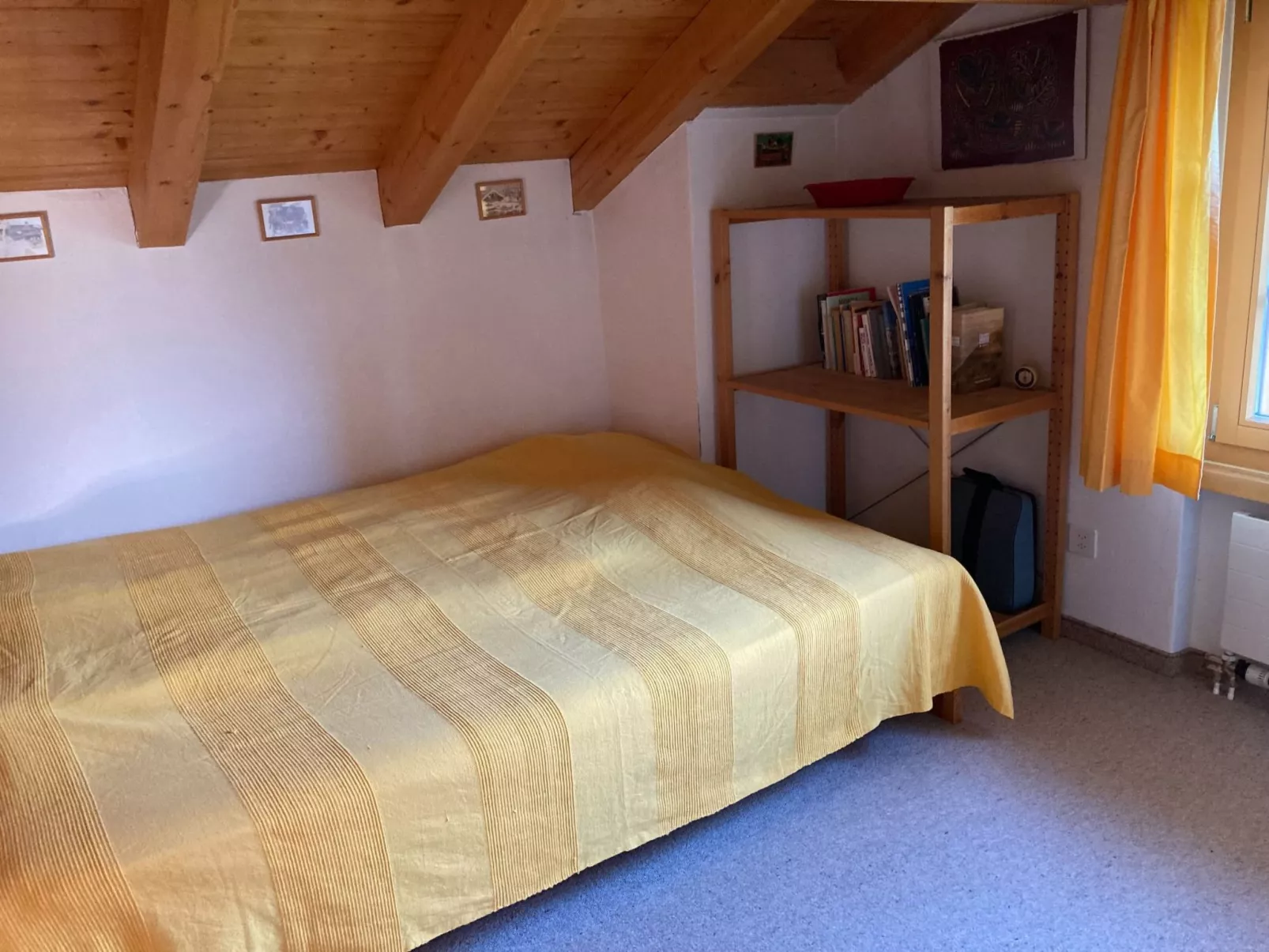 Bim Chappeli, Obersaxen-Affeier, (Obersaxen). - Drinnen