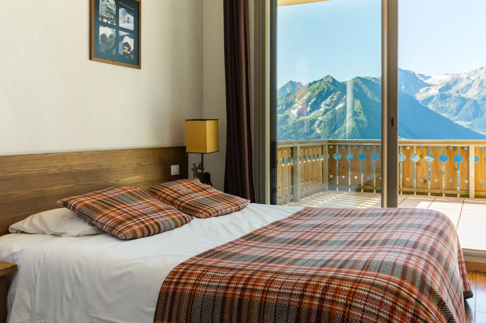 Les Chalets de l'Adet One alcove bedroom for six OTA - Chambre