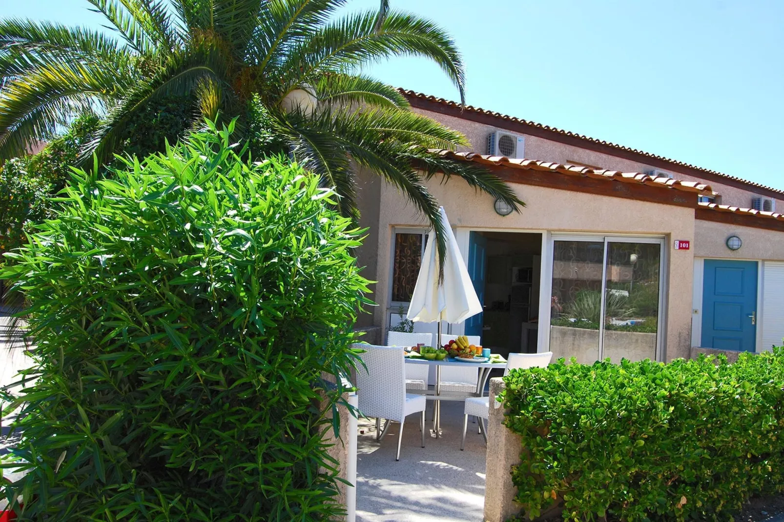 Les Jardins de Neptune MAISONNETTE DUPLEX 4/6 pers CLIMATISÉE OTA - Exterior in summer